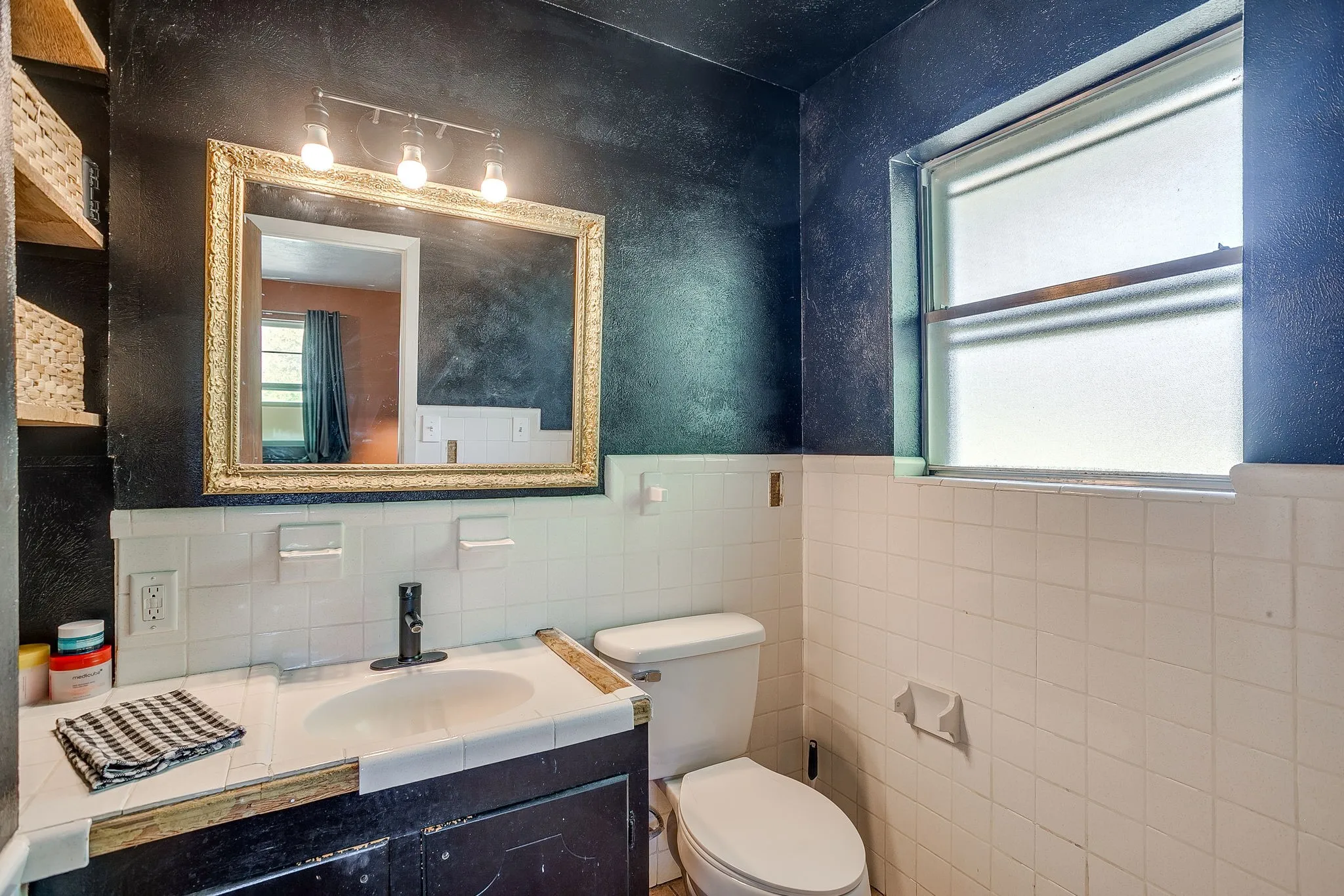 Single Family Residence For Sale in Hood County , 8216 Cleburne Highway, Granbury, Texas 76049, 3 Bedroom, 3 Bathroom, 4 Garage spaces, 1,433 Sqft, built in 1974, mls#21231299, Real Estate Agent in Granbury, Homes For Sale in Hood county, Homes For Sale in Granbury, Realtor in Granbury Texas, Real Estate Brokerage Independent Realty Texas, Luminita Cordes Realtor