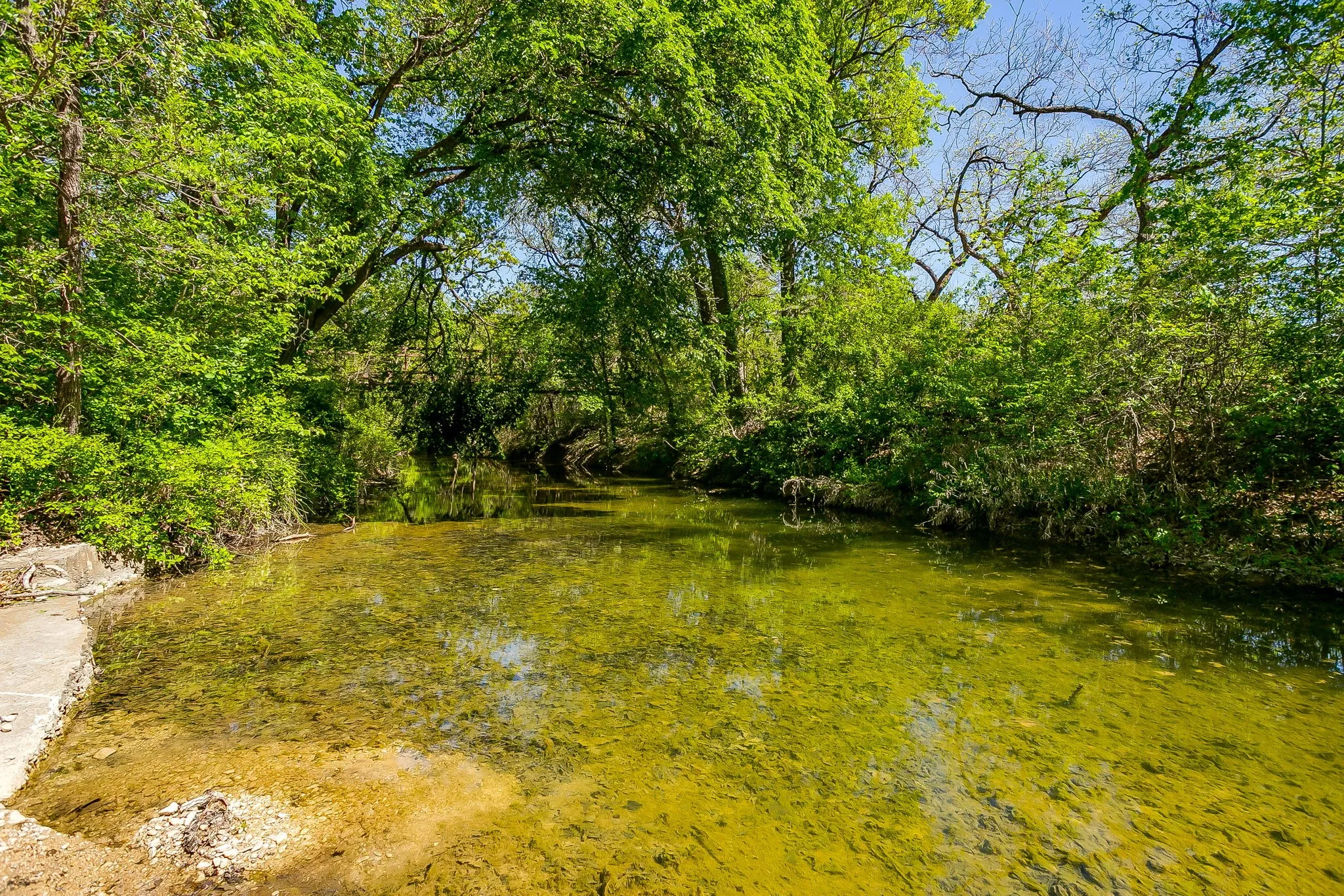 Single Family Residence For Sale in Hood County , 8216 Cleburne Highway, Granbury, Texas 76049, 3 Bedroom, 3 Bathroom, 4 Garage spaces, 1,433 Sqft, built in 1974, mls#21231299, Real Estate Agent in Granbury, Homes For Sale in Hood county, Homes For Sale in Granbury, Realtor in Granbury Texas, Real Estate Brokerage Independent Realty Texas, Luminita Cordes Realtor