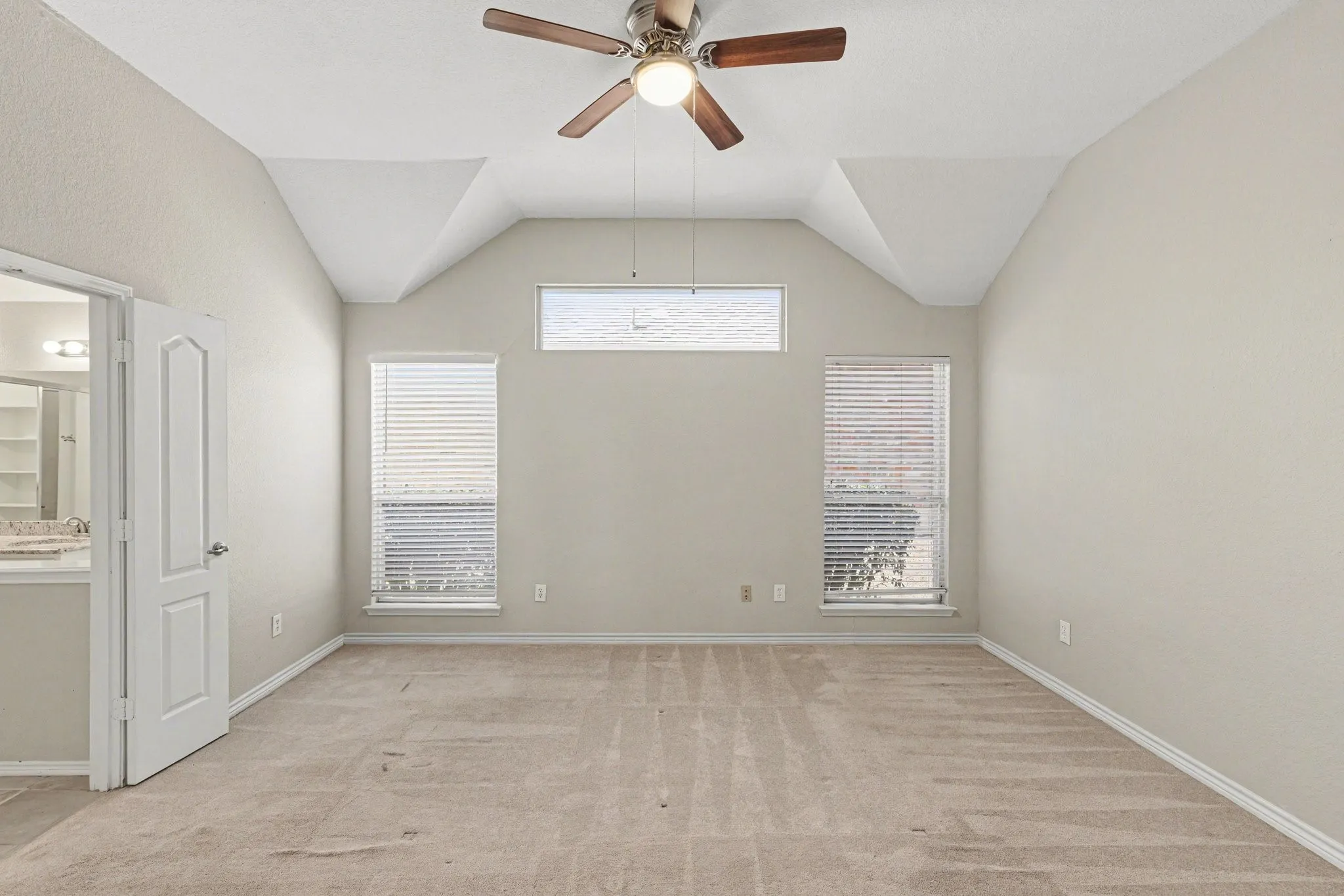 Single Family Residence For Sale in Collin County , 11816 Rocky Point Drive, Frisco, Texas 75035, 3 Bedroom, 2 Bathroom, 2 Garage spaces, 1,613 Sqft, built in 1997, Preowned, mls#21231324, Real Estate Agent in Frisco, Homes For Sale in Collin county, Homes For Sale in Frisco, Realtor in Frisco Texas, Real Estate Brokerage Independent Realty Texas, Luminita Cordes Realtor