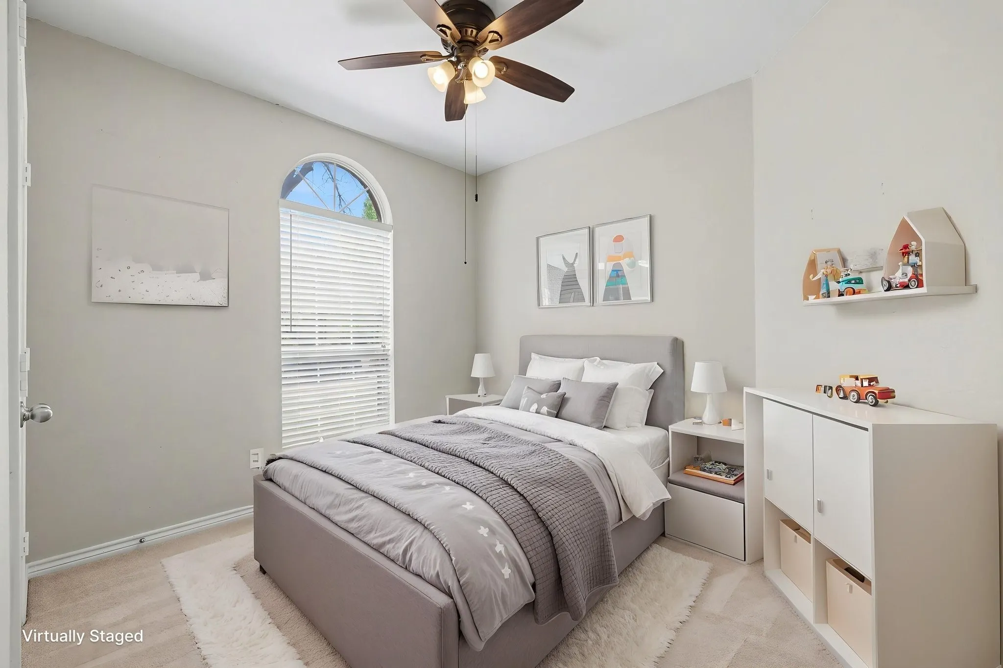 Single Family Residence For Sale in Collin County , 11816 Rocky Point Drive, Frisco, Texas 75035, 3 Bedroom, 2 Bathroom, 2 Garage spaces, 1,613 Sqft, built in 1997, Preowned, mls#21231324, Real Estate Agent in Frisco, Homes For Sale in Collin county, Homes For Sale in Frisco, Realtor in Frisco Texas, Real Estate Brokerage Independent Realty Texas, Luminita Cordes Realtor