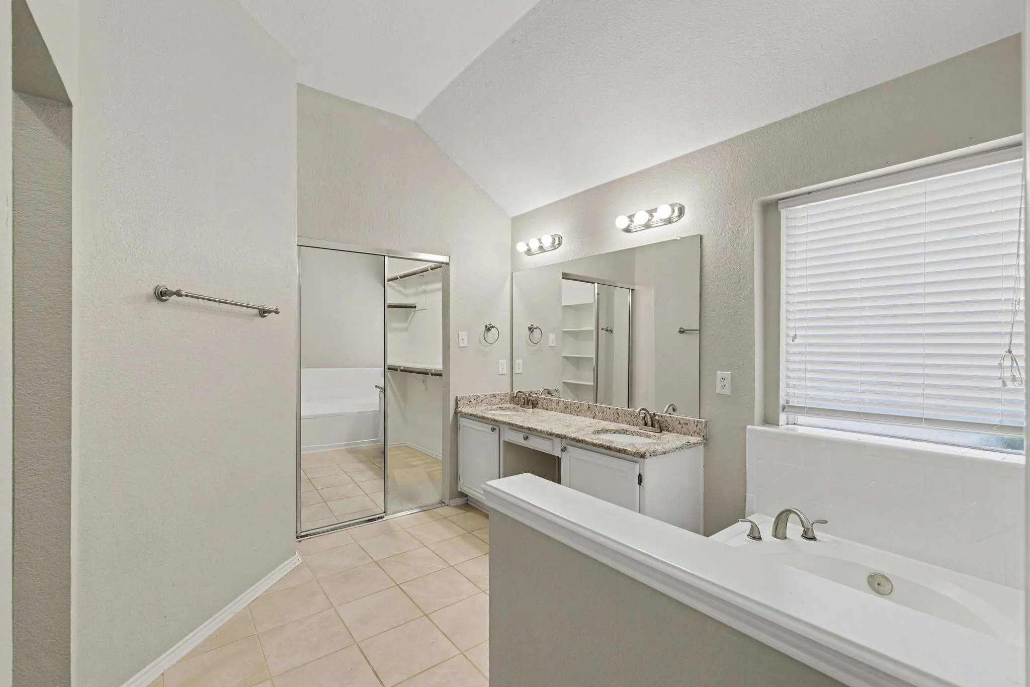 Single Family Residence For Sale in Collin County , 11816 Rocky Point Drive, Frisco, Texas 75035, 3 Bedroom, 2 Bathroom, 2 Garage spaces, 1,613 Sqft, built in 1997, Preowned, mls#21231324, Real Estate Agent in Frisco, Homes For Sale in Collin county, Homes For Sale in Frisco, Realtor in Frisco Texas, Real Estate Brokerage Independent Realty Texas, Luminita Cordes Realtor