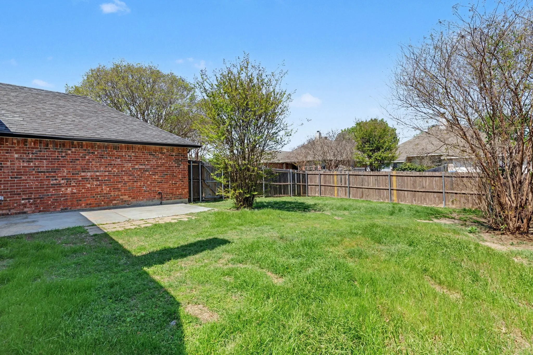 Single Family Residence For Sale in Collin County , 11816 Rocky Point Drive, Frisco, Texas 75035, 3 Bedroom, 2 Bathroom, 2 Garage spaces, 1,613 Sqft, built in 1997, Preowned, mls#21231324, Real Estate Agent in Frisco, Homes For Sale in Collin county, Homes For Sale in Frisco, Realtor in Frisco Texas, Real Estate Brokerage Independent Realty Texas, Luminita Cordes Realtor
