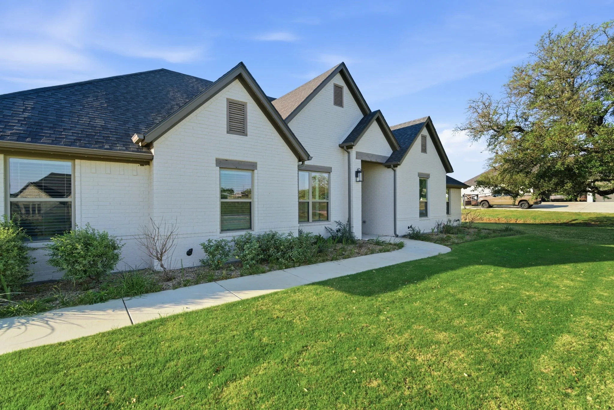 Single Family Residence For Sale in Parker County , 1016 Paradise Parkway, Poolville, Texas 76487, 5 Bedrooms, 3 Bathrooms, 2 Garage spaces, 2,728 Sqft, built in 2023, Price $745,000, mls#21227264, Real Estate Agent in Poolville, Homes For Sale in Parker county, Homes For Sale in Poolville, Realtor in Poolville Texas, Real Estate Brokerage Independent Realty Texas, Luminita Cordes Realtor