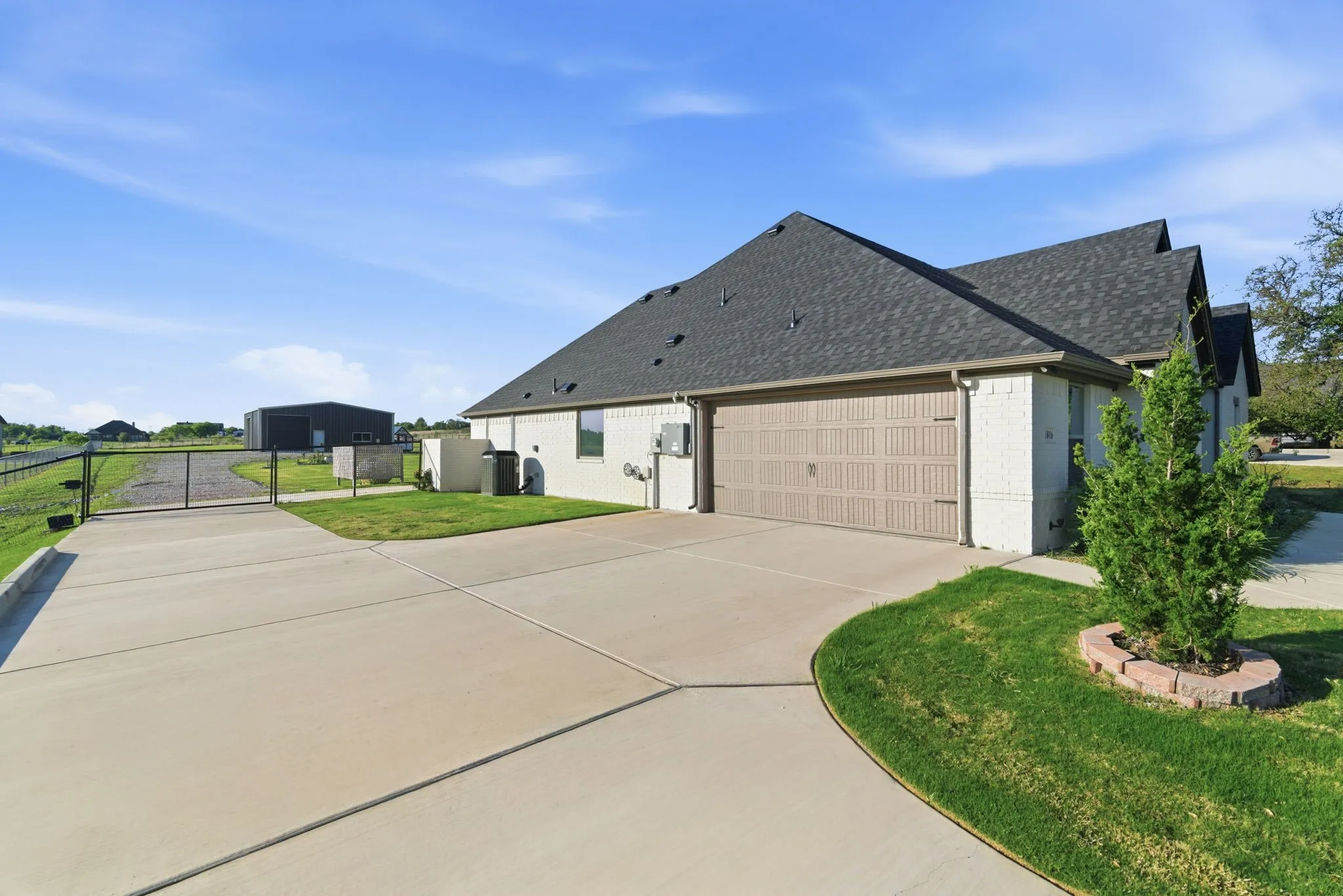 Single Family Residence For Sale in Parker County , 1016 Paradise Parkway, Poolville, Texas 76487, 5 Bedrooms, 3 Bathrooms, 2 Garage spaces, 2,728 Sqft, built in 2023, Price $745,000, mls#21227264, Real Estate Agent in Poolville, Homes For Sale in Parker county, Homes For Sale in Poolville, Realtor in Poolville Texas, Real Estate Brokerage Independent Realty Texas, Luminita Cordes Realtor
