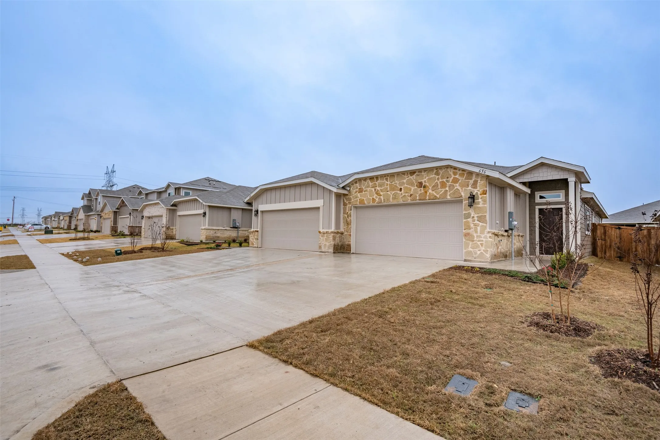 Duplex For Rent in Ellis County , 656 Wheatfield Drive, Venus, Texas 76084, 3 Bedroom, 2 Bathroom, 2 Garage spaces, 1,301 Sqft, built in 2023, Preowned, mls#21231337, Real Estate Agent in Venus, Homes For Rent in Ellis county, Homes For Rent in Venus, Realtor in Venus Texas, Real Estate Brokerage Independent Realty Texas, Luminita Cordes Realtor