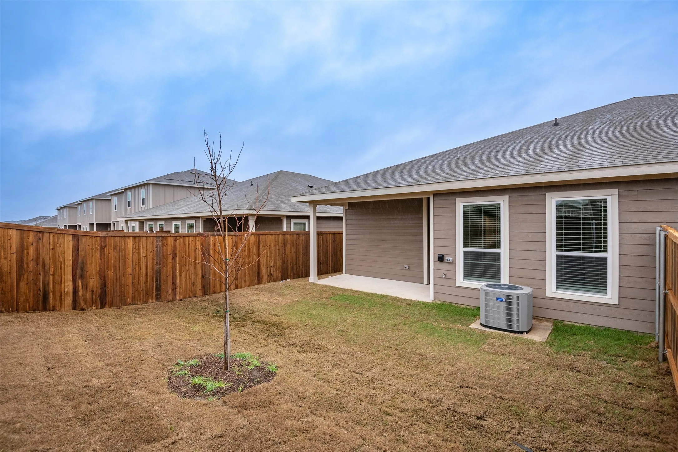 Duplex For Rent in Ellis County , 656 Wheatfield Drive, Venus, Texas 76084, 3 Bedroom, 2 Bathroom, 2 Garage spaces, 1,301 Sqft, built in 2023, Preowned, mls#21231337, Real Estate Agent in Venus, Homes For Rent in Ellis county, Homes For Rent in Venus, Realtor in Venus Texas, Real Estate Brokerage Independent Realty Texas, Luminita Cordes Realtor