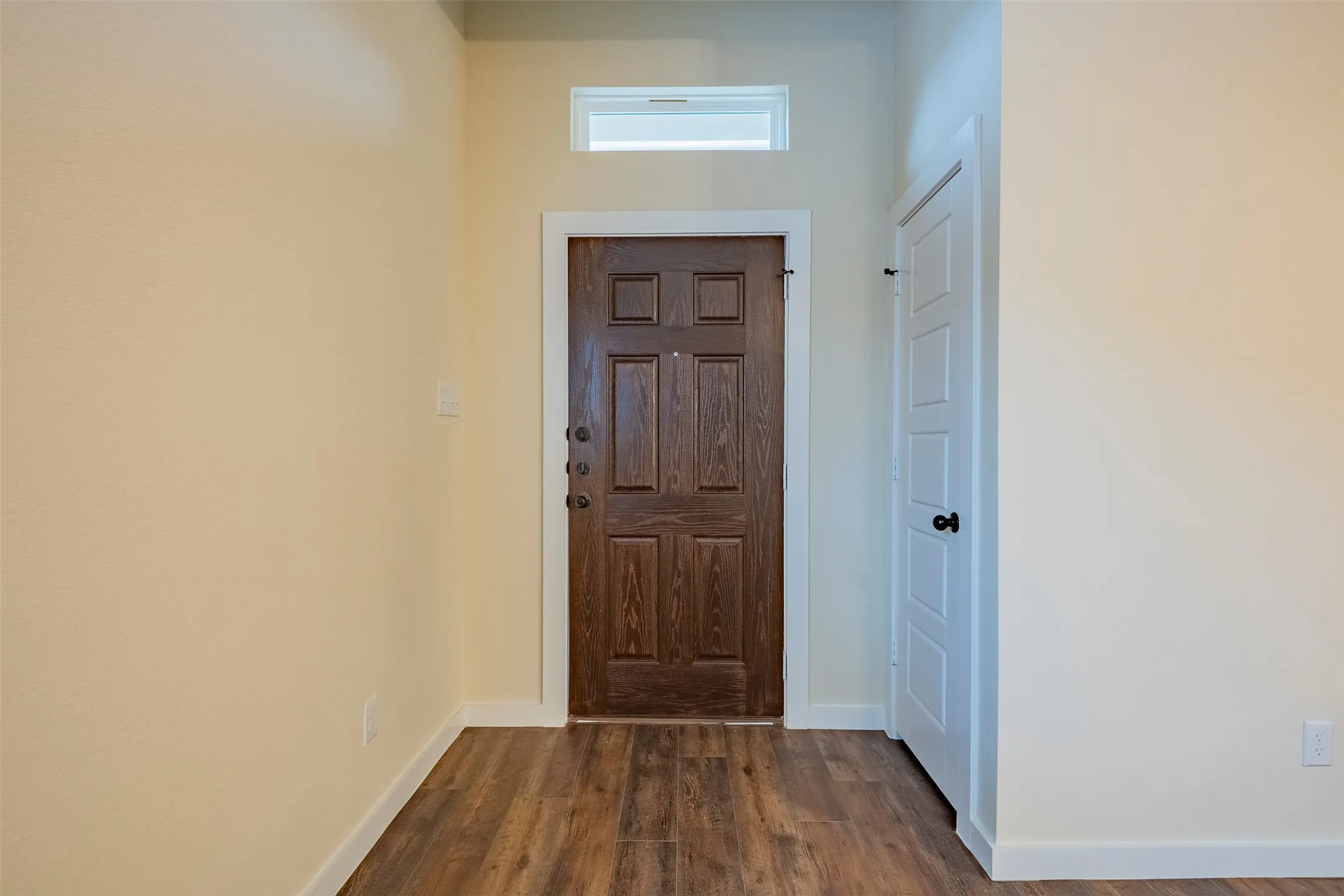 Duplex For Rent in Ellis County , 656 Wheatfield Drive, Venus, Texas 76084, 3 Bedroom, 2 Bathroom, 2 Garage spaces, 1,301 Sqft, built in 2023, Preowned, mls#21231337, Real Estate Agent in Venus, Homes For Rent in Ellis county, Homes For Rent in Venus, Realtor in Venus Texas, Real Estate Brokerage Independent Realty Texas, Luminita Cordes Realtor