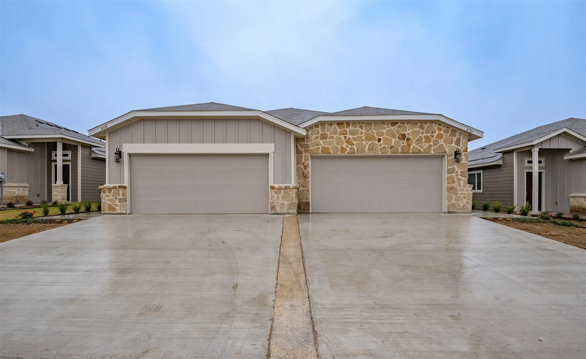 Duplex For Rent in Ellis County , 656 Wheatfield Drive, Venus, Texas 76084, 3 Bedroom, 2 Bathroom, 2 Garage spaces, 1,301 Sqft, built in 2023, Preowned, mls#21231337, Real Estate Agent in Venus, Homes For Rent in Ellis county, Homes For Rent in Venus, Realtor in Venus Texas, Real Estate Brokerage Independent Realty Texas, Luminita Cordes Realtor