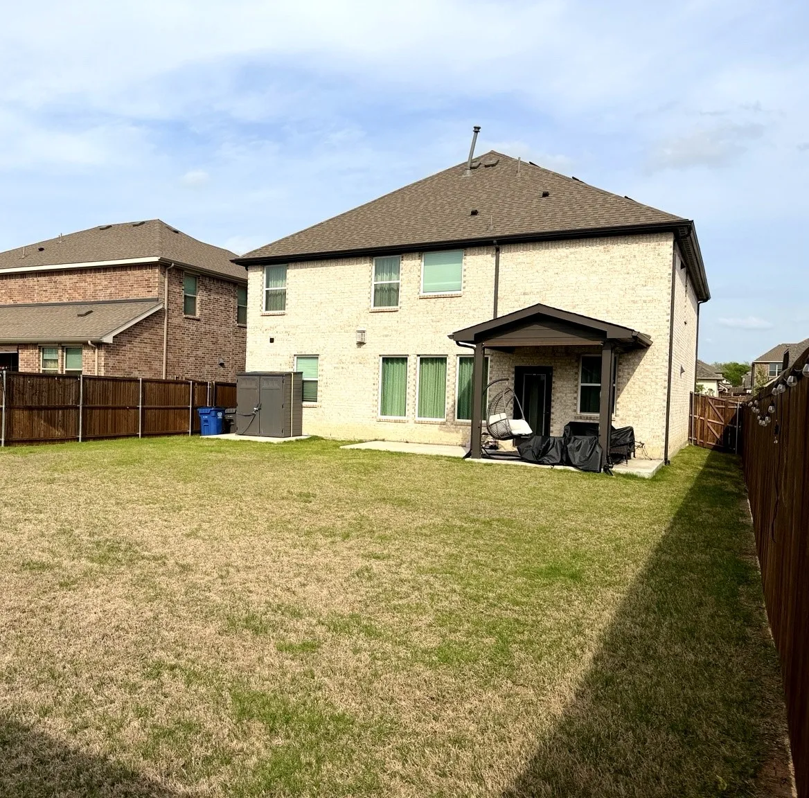 Single Family Residence For Sale in Collin County , 2603 Lemon Mint Lane, Melissa, Texas 75454, 5 Bedrooms, 3 Bathrooms, 2 Garage spaces, 2,870 Sqft, built in 2022, Price $499,900, mls#21216511, Real Estate Agent in Melissa, Homes For Sale in Collin county, Homes For Sale in Melissa, Realtor in Melissa Texas, Real Estate Brokerage Independent Realty Texas, Luminita Cordes Realtor