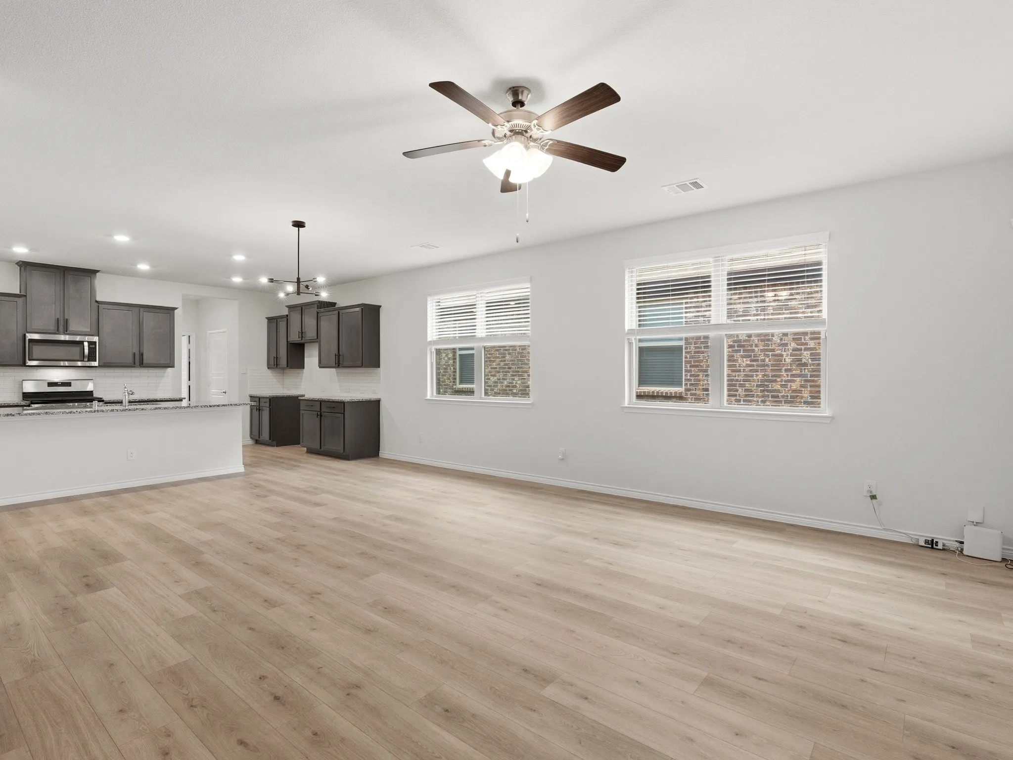 Single Family Residence For Sale in Collin County , 1512 Babb Lane, Celina, Texas 75009, 3 Bedroom, 2 Bathroom, 2 Garage spaces, 1,602 Sqft, built in 2020, mls#21230571, Real Estate Agent in Celina, Homes For Sale in Collin county, Homes For Sale in Celina, Realtor in Celina Texas, Real Estate Brokerage Independent Realty Texas, Luminita Cordes Realtor