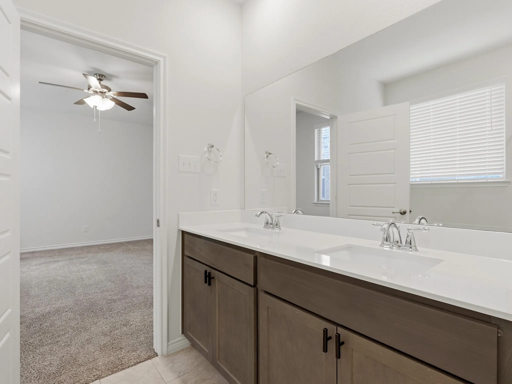 Single Family Residence For Sale in Collin County , 1512 Babb Lane, Celina, Texas 75009, 3 Bedroom, 2 Bathroom, 2 Garage spaces, 1,602 Sqft, built in 2020, mls#21230571, Real Estate Agent in Celina, Homes For Sale in Collin county, Homes For Sale in Celina, Realtor in Celina Texas, Real Estate Brokerage Independent Realty Texas, Luminita Cordes Realtor