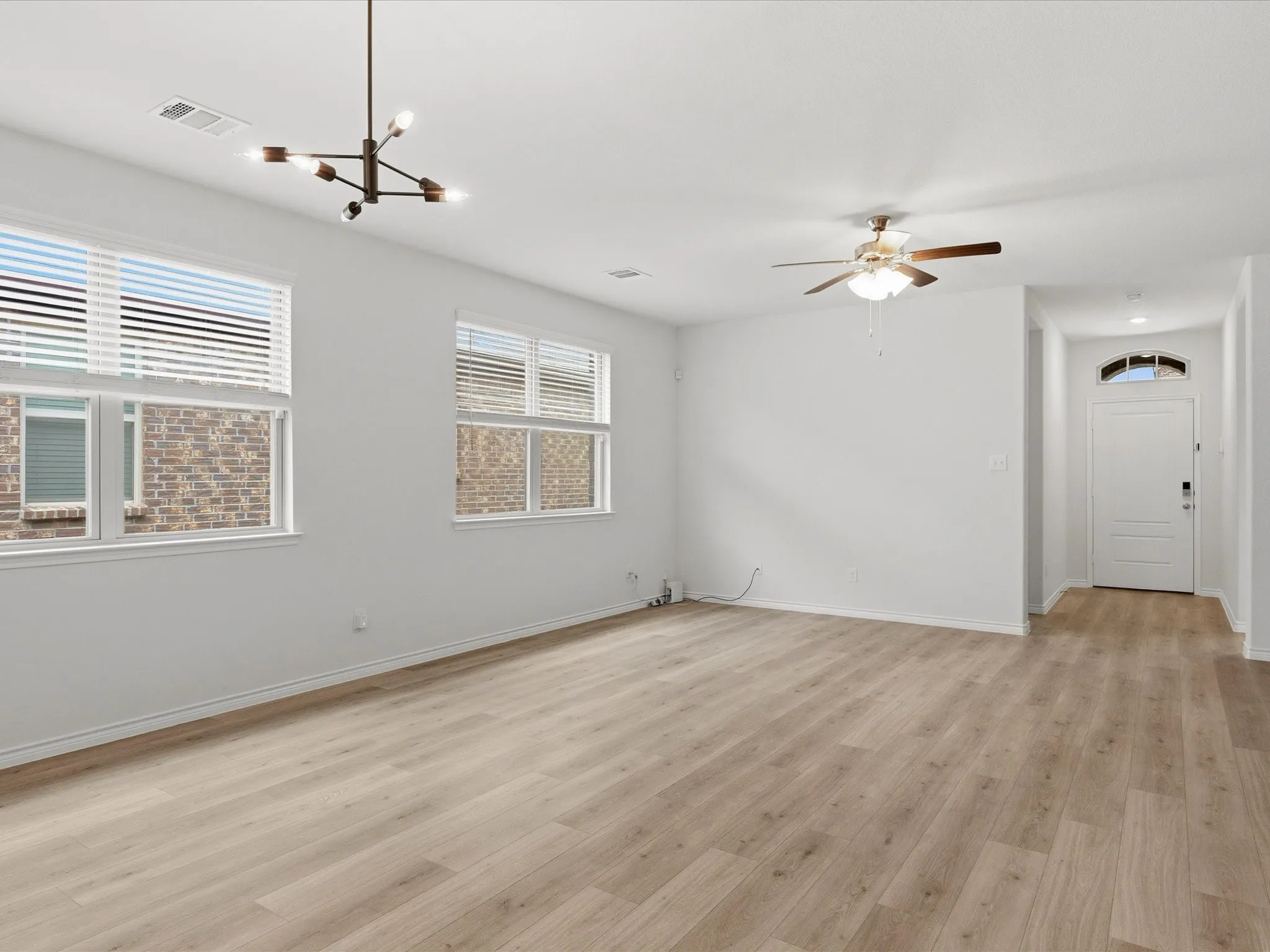 Single Family Residence For Sale in Collin County , 1512 Babb Lane, Celina, Texas 75009, 3 Bedroom, 2 Bathroom, 2 Garage spaces, 1,602 Sqft, built in 2020, mls#21230571, Real Estate Agent in Celina, Homes For Sale in Collin county, Homes For Sale in Celina, Realtor in Celina Texas, Real Estate Brokerage Independent Realty Texas, Luminita Cordes Realtor