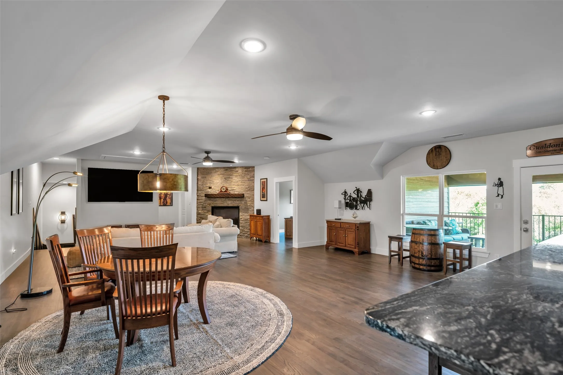 Entertaining room.