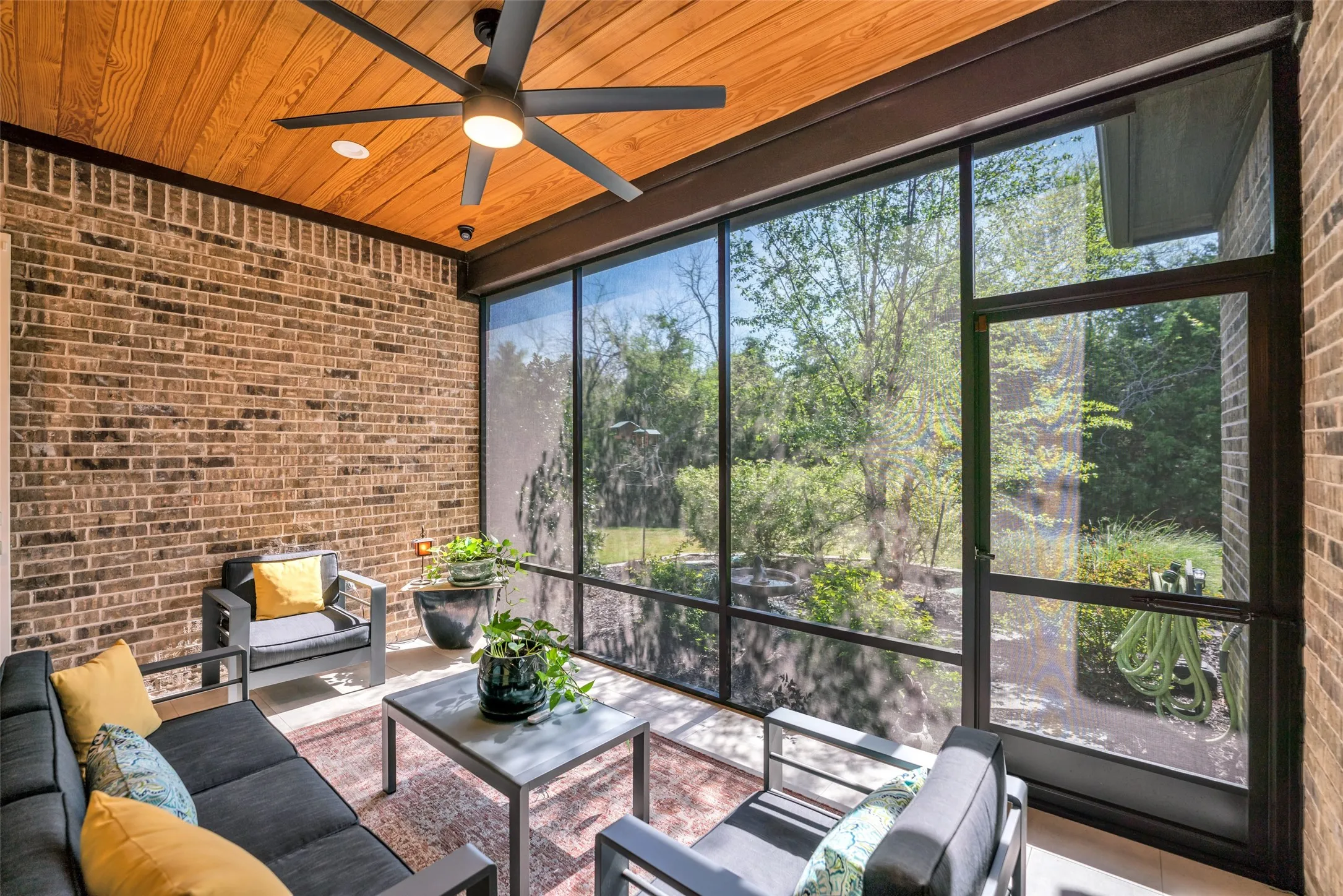 Screened-in Sunroom