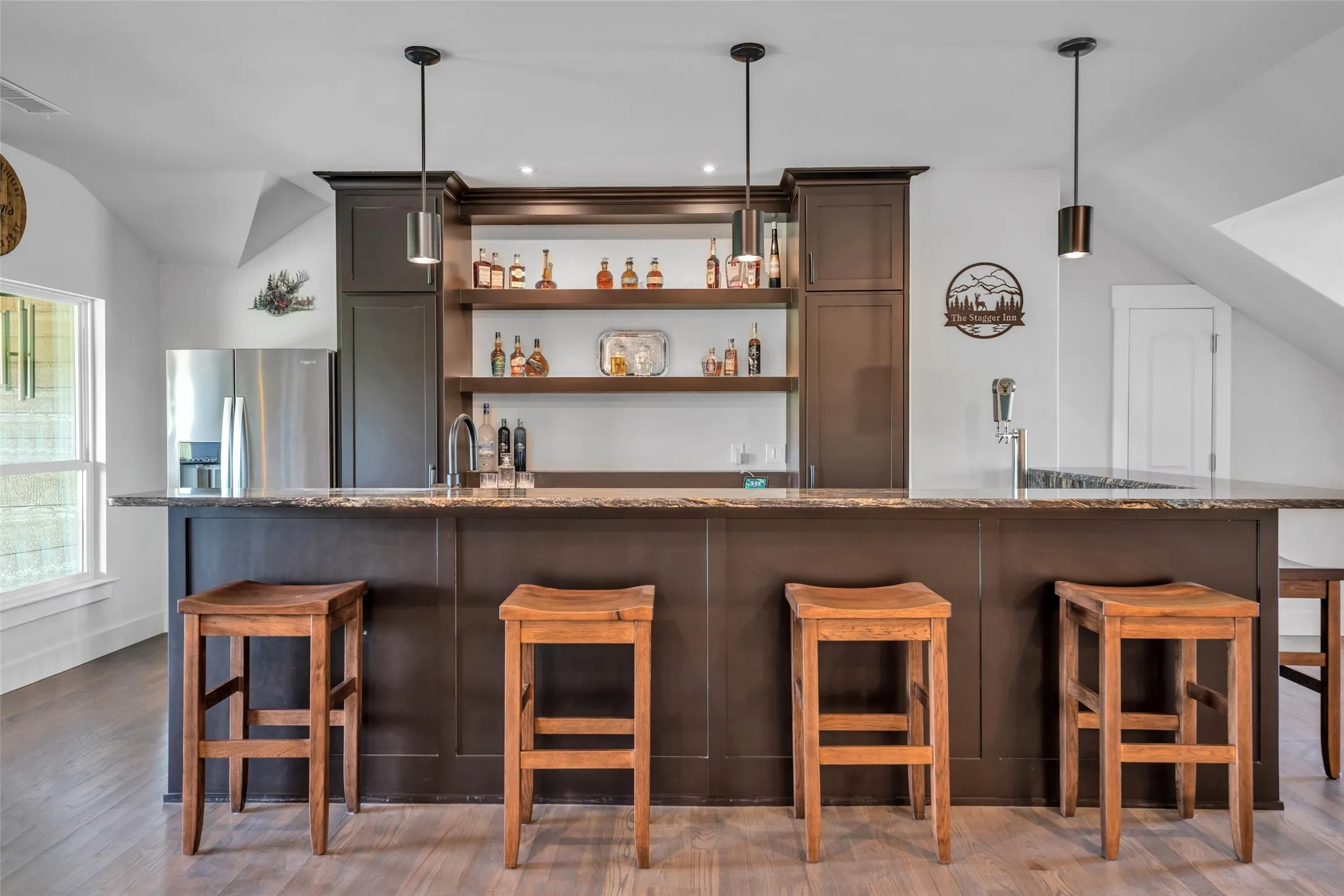 Built-in bar.