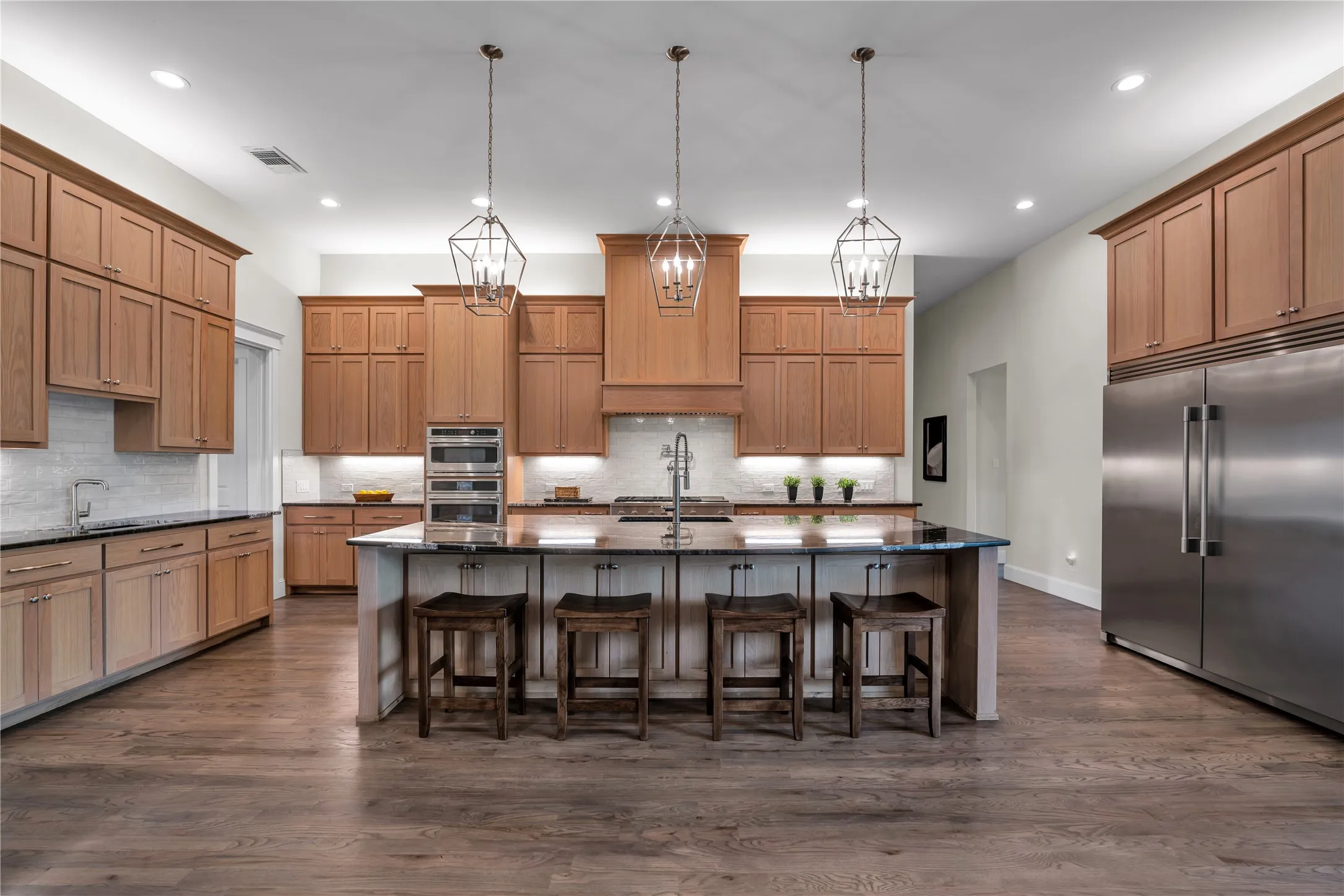 Impressive kitchen.