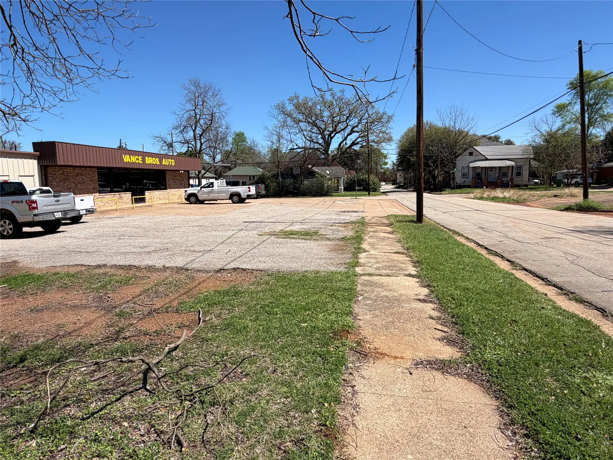Retail For Sale in Anderson County , 601 W Lacy Street, Palestine, Texas 75801, 0, 0, Garage spaces, 0 Sqft, built in 1985, Preowned, Price $515,000, mls#21231443, Real Estate Agent in Palestine, Homes For Sale in Anderson county, Homes For Sale in Palestine, Realtor in Palestine Texas, Real Estate Brokerage Independent Realty Texas, Luminita Cordes Realtor
