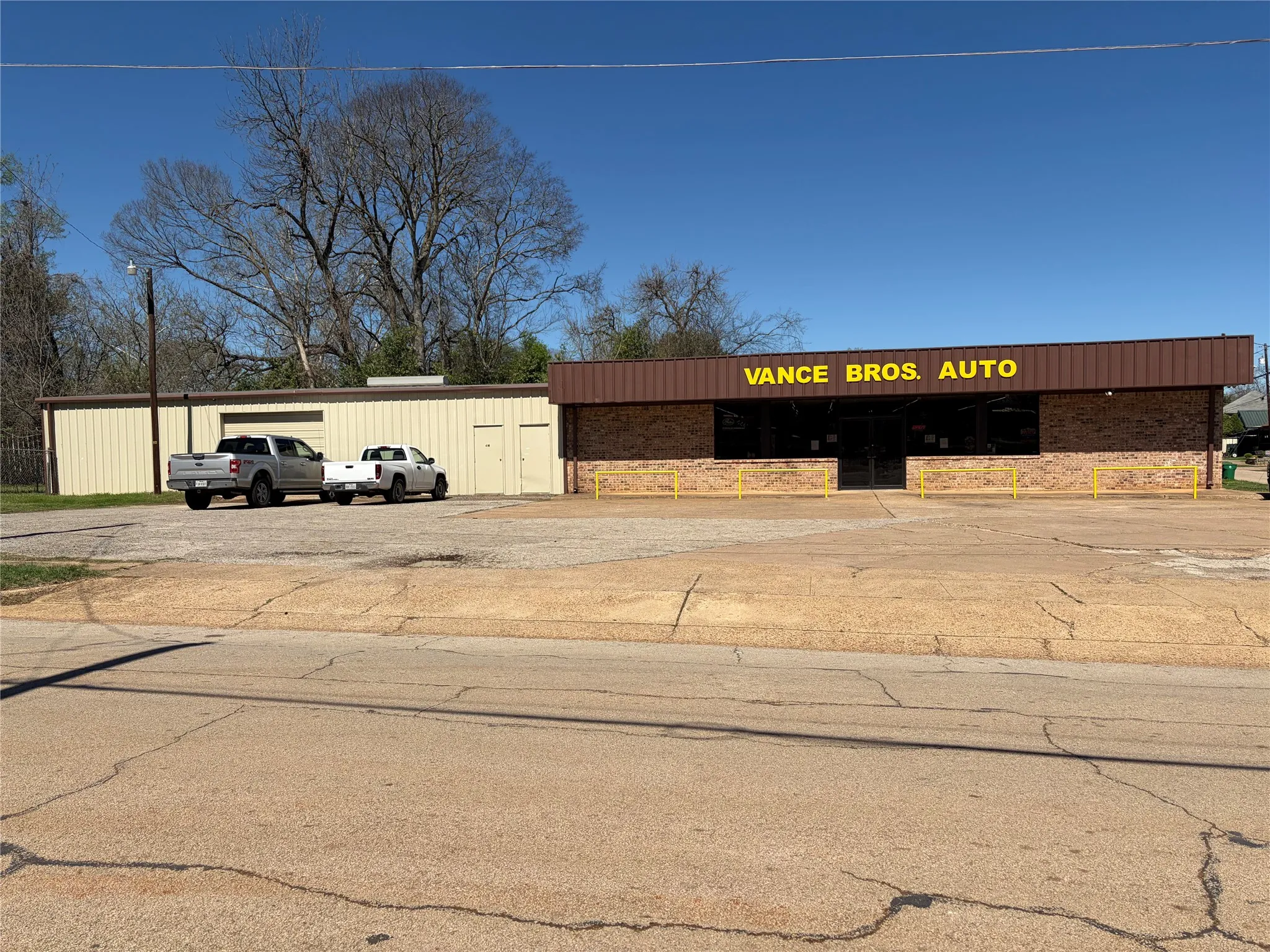 Retail For Sale in Anderson County , 601 W Lacy Street, Palestine, Texas 75801, 0, 0, Garage spaces, 0 Sqft, built in 1985, Preowned, Price $515,000, mls#21231443, Real Estate Agent in Palestine, Homes For Sale in Anderson county, Homes For Sale in Palestine, Realtor in Palestine Texas, Real Estate Brokerage Independent Realty Texas, Luminita Cordes Realtor