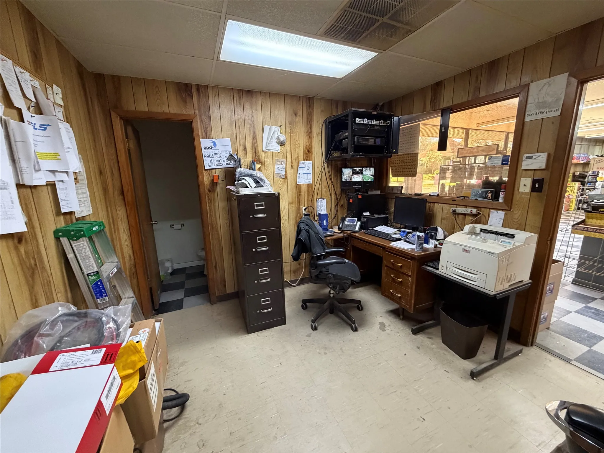 Retail For Sale in Anderson County , 601 W Lacy Street, Palestine, Texas 75801, 0, 0, Garage spaces, 0 Sqft, built in 1985, Preowned, Price $515,000, mls#21231443, Real Estate Agent in Palestine, Homes For Sale in Anderson county, Homes For Sale in Palestine, Realtor in Palestine Texas, Real Estate Brokerage Independent Realty Texas, Luminita Cordes Realtor