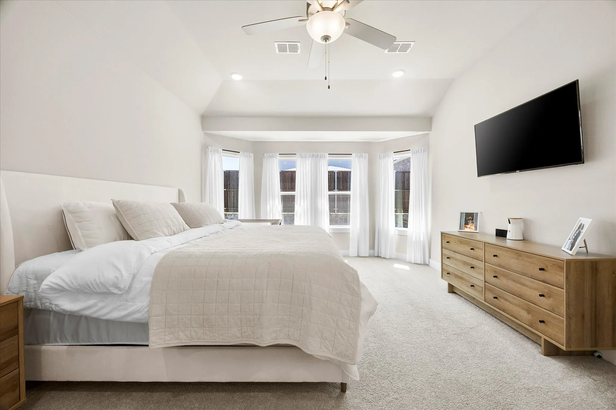Single Family Residence For Sale in Kaufman County , 1872 Big Spring Drive, Forney, Texas 75126, 4 Bedroom, 3 Bathroom, 2 Garage spaces, 2,074 Sqft, built in 2021, Preowned, mls#21230415, Real Estate Agent in Forney, Homes For Sale in Kaufman county, Homes For Sale in Forney, Realtor in Forney Texas, Real Estate Brokerage Independent Realty Texas, Luminita Cordes Realtor