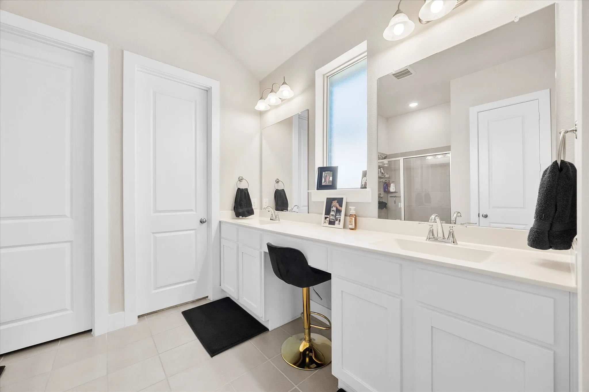 Single Family Residence For Sale in Kaufman County , 1872 Big Spring Drive, Forney, Texas 75126, 4 Bedroom, 3 Bathroom, 2 Garage spaces, 2,074 Sqft, built in 2021, Preowned, mls#21230415, Real Estate Agent in Forney, Homes For Sale in Kaufman county, Homes For Sale in Forney, Realtor in Forney Texas, Real Estate Brokerage Independent Realty Texas, Luminita Cordes Realtor