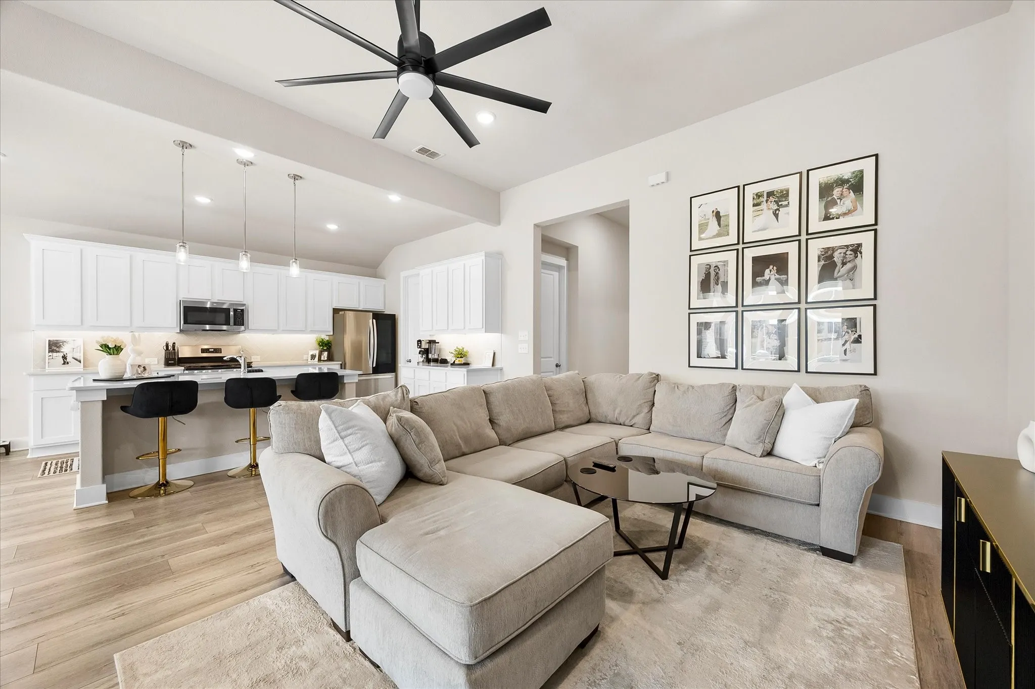 Single Family Residence For Sale in Kaufman County , 1872 Big Spring Drive, Forney, Texas 75126, 4 Bedroom, 3 Bathroom, 2 Garage spaces, 2,074 Sqft, built in 2021, Preowned, mls#21230415, Real Estate Agent in Forney, Homes For Sale in Kaufman county, Homes For Sale in Forney, Realtor in Forney Texas, Real Estate Brokerage Independent Realty Texas, Luminita Cordes Realtor