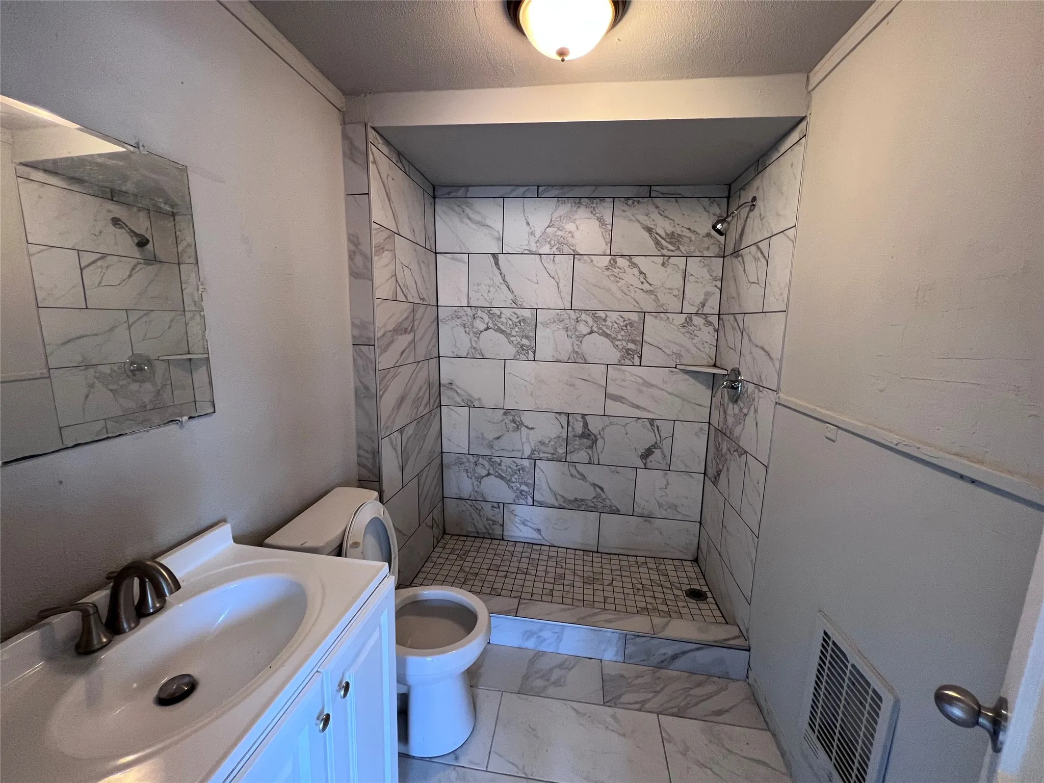 Single Family Residence For Rent in Hopkins County , 504 Lamar Street, Sulphur Springs, Texas 75482, 1 Bedroom, 1 Bathroom, Garage spaces, 552 Sqft, built in 1900, Price $825, mls#21231522, Real Estate Agent in Sulphur Springs, Homes For Rent in Hopkins county, Homes For Rent in Sulphur Springs, Realtor in Sulphur Springs Texas, Real Estate Brokerage Independent Realty Texas, Luminita Cordes Realtor