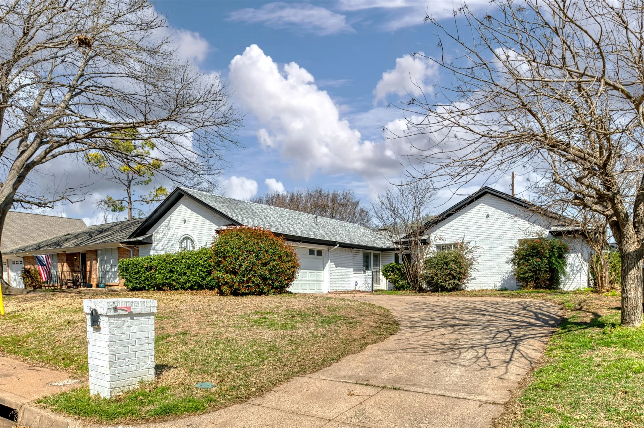 Single Family Residence For Rent in Tarrant County , 5603 Fireside Drive, Arlington, Texas 76016, 3 Bedroom, 2 Bathroom, 2 Garage spaces, 1,674 Sqft, built in 1976, Preowned, mls#21231551, Real Estate Agent in Arlington, Homes For Rent in Tarrant county, Homes For Rent in Arlington, Realtor in Arlington Texas, Real Estate Brokerage Independent Realty Texas, Luminita Cordes Realtor