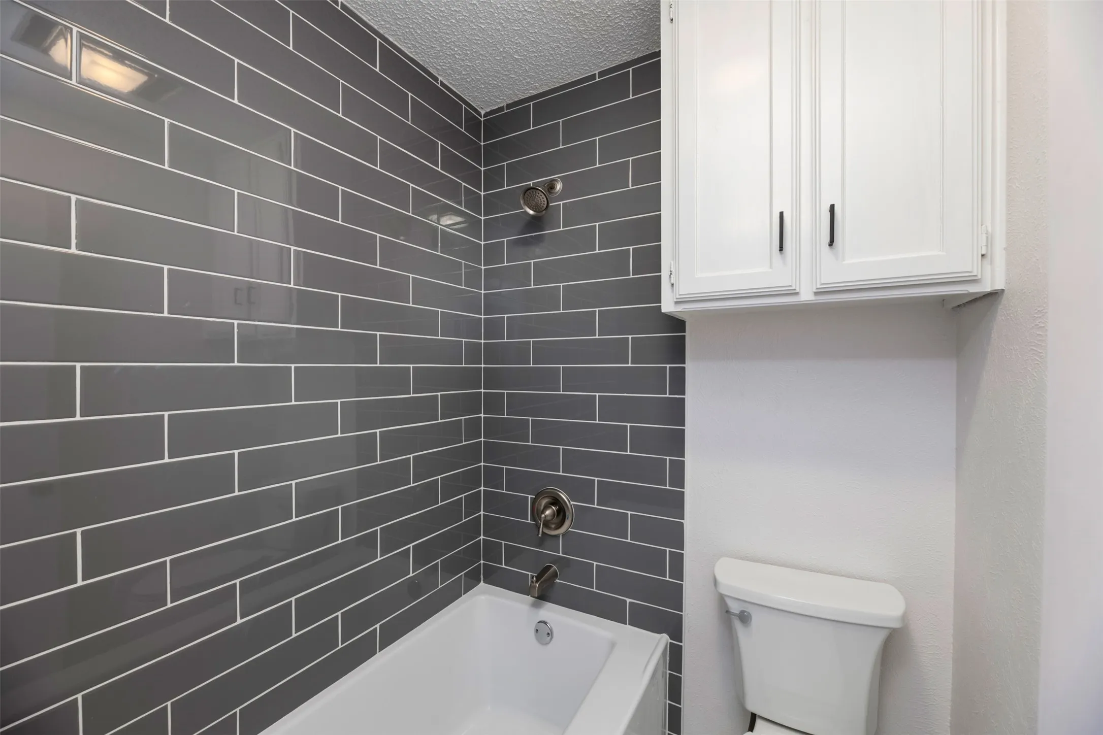 Single Family Residence For Rent in Tarrant County , 5603 Fireside Drive, Arlington, Texas 76016, 3 Bedroom, 2 Bathroom, 2 Garage spaces, 1,674 Sqft, built in 1976, Preowned, mls#21231551, Real Estate Agent in Arlington, Homes For Rent in Tarrant county, Homes For Rent in Arlington, Realtor in Arlington Texas, Real Estate Brokerage Independent Realty Texas, Luminita Cordes Realtor