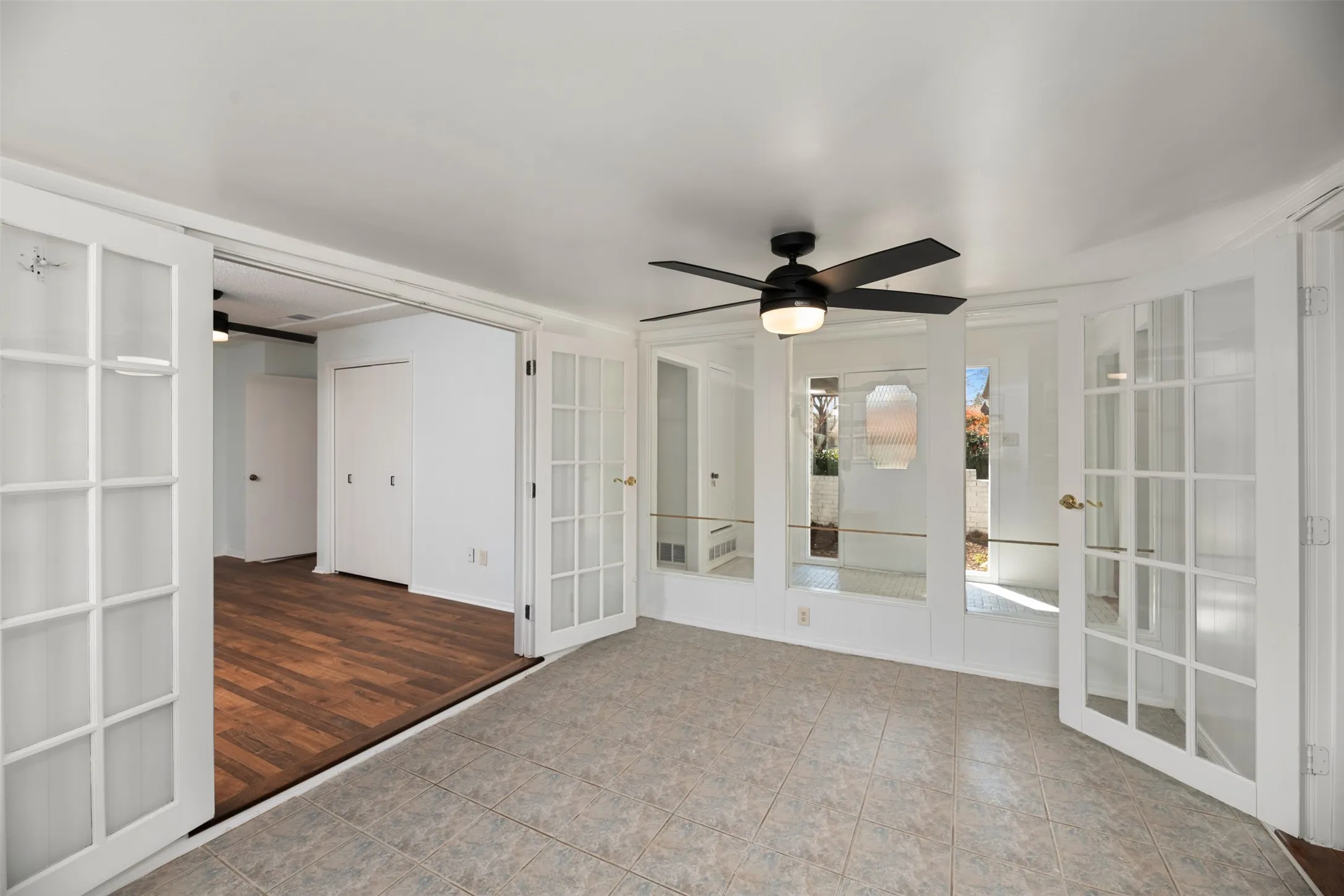 Single Family Residence For Rent in Tarrant County , 5603 Fireside Drive, Arlington, Texas 76016, 3 Bedroom, 2 Bathroom, 2 Garage spaces, 1,674 Sqft, built in 1976, Preowned, mls#21231551, Real Estate Agent in Arlington, Homes For Rent in Tarrant county, Homes For Rent in Arlington, Realtor in Arlington Texas, Real Estate Brokerage Independent Realty Texas, Luminita Cordes Realtor