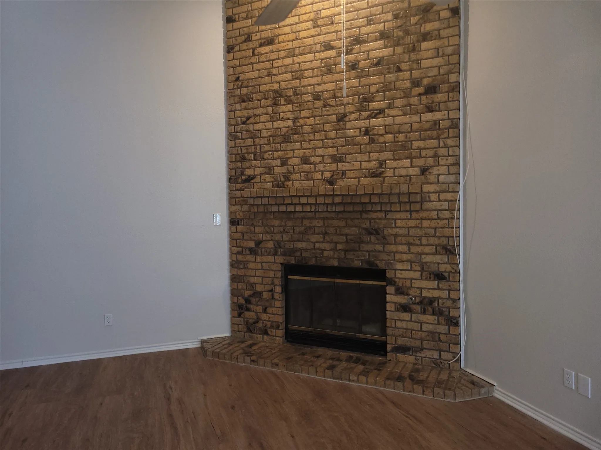 Duplex For Rent in Tarrant County , 331 DOGWOOD, Grapevine, Texas 76051, 2 Bedroom, 2 Bathroom, 2 Garage spaces, 1,350 Sqft, built in 1984, Preowned, mls#21231553, Real Estate Agent in Grapevine, Homes For Rent in Tarrant county, Homes For Rent in Grapevine, Realtor in Grapevine Texas, Real Estate Brokerage Independent Realty Texas, Luminita Cordes Realtor