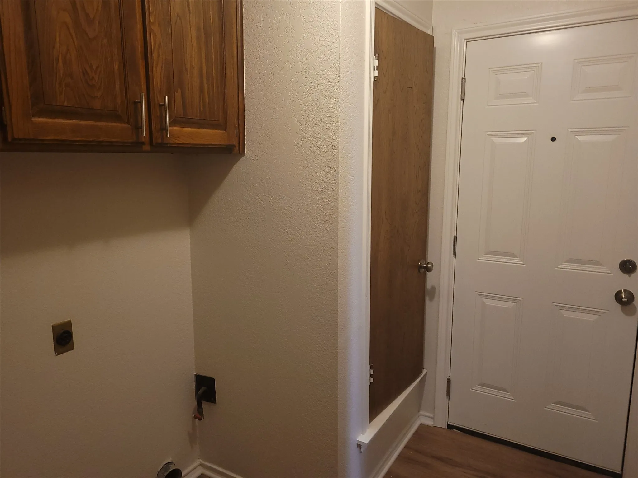 Duplex For Rent in Tarrant County , 331 DOGWOOD, Grapevine, Texas 76051, 2 Bedroom, 2 Bathroom, 2 Garage spaces, 1,350 Sqft, built in 1984, Preowned, mls#21231553, Real Estate Agent in Grapevine, Homes For Rent in Tarrant county, Homes For Rent in Grapevine, Realtor in Grapevine Texas, Real Estate Brokerage Independent Realty Texas, Luminita Cordes Realtor