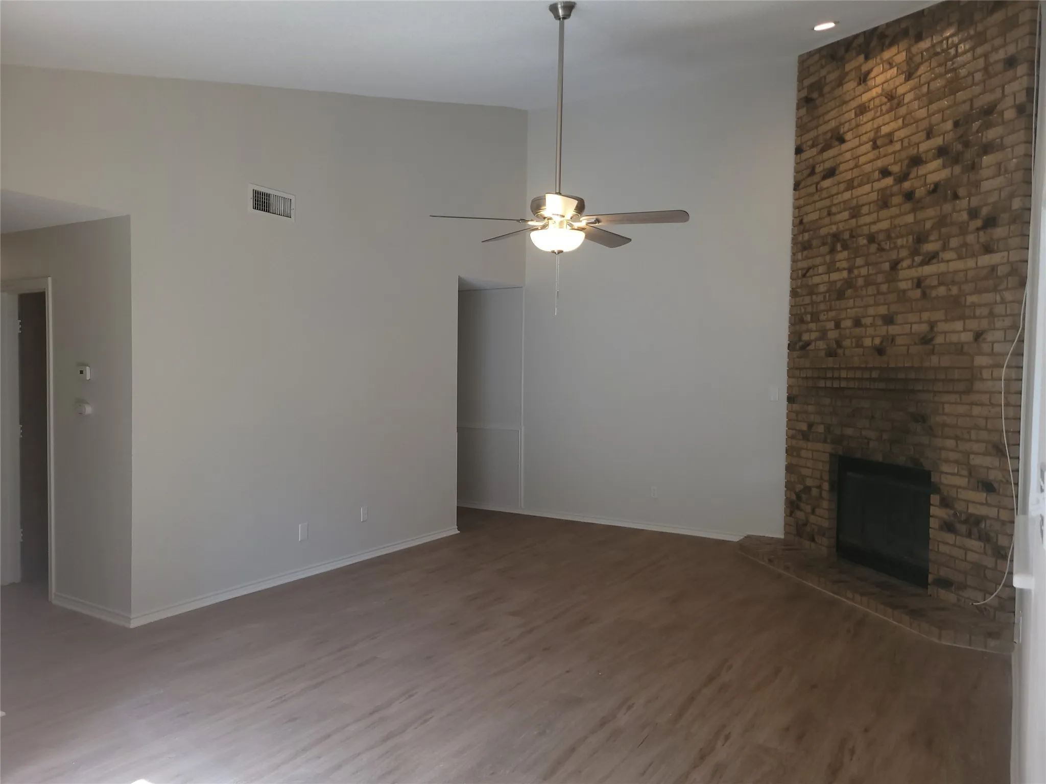 Duplex For Rent in Tarrant County , 331 DOGWOOD, Grapevine, Texas 76051, 2 Bedroom, 2 Bathroom, 2 Garage spaces, 1,350 Sqft, built in 1984, Preowned, mls#21231553, Real Estate Agent in Grapevine, Homes For Rent in Tarrant county, Homes For Rent in Grapevine, Realtor in Grapevine Texas, Real Estate Brokerage Independent Realty Texas, Luminita Cordes Realtor