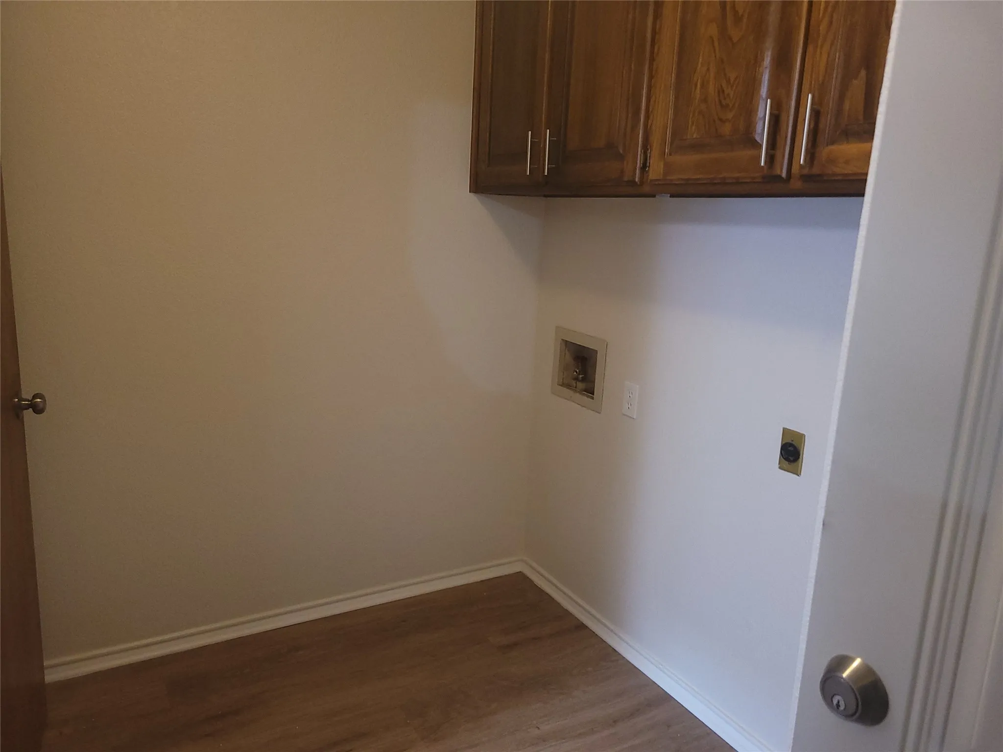 Duplex For Rent in Tarrant County , 331 DOGWOOD, Grapevine, Texas 76051, 2 Bedroom, 2 Bathroom, 2 Garage spaces, 1,350 Sqft, built in 1984, Preowned, mls#21231553, Real Estate Agent in Grapevine, Homes For Rent in Tarrant county, Homes For Rent in Grapevine, Realtor in Grapevine Texas, Real Estate Brokerage Independent Realty Texas, Luminita Cordes Realtor