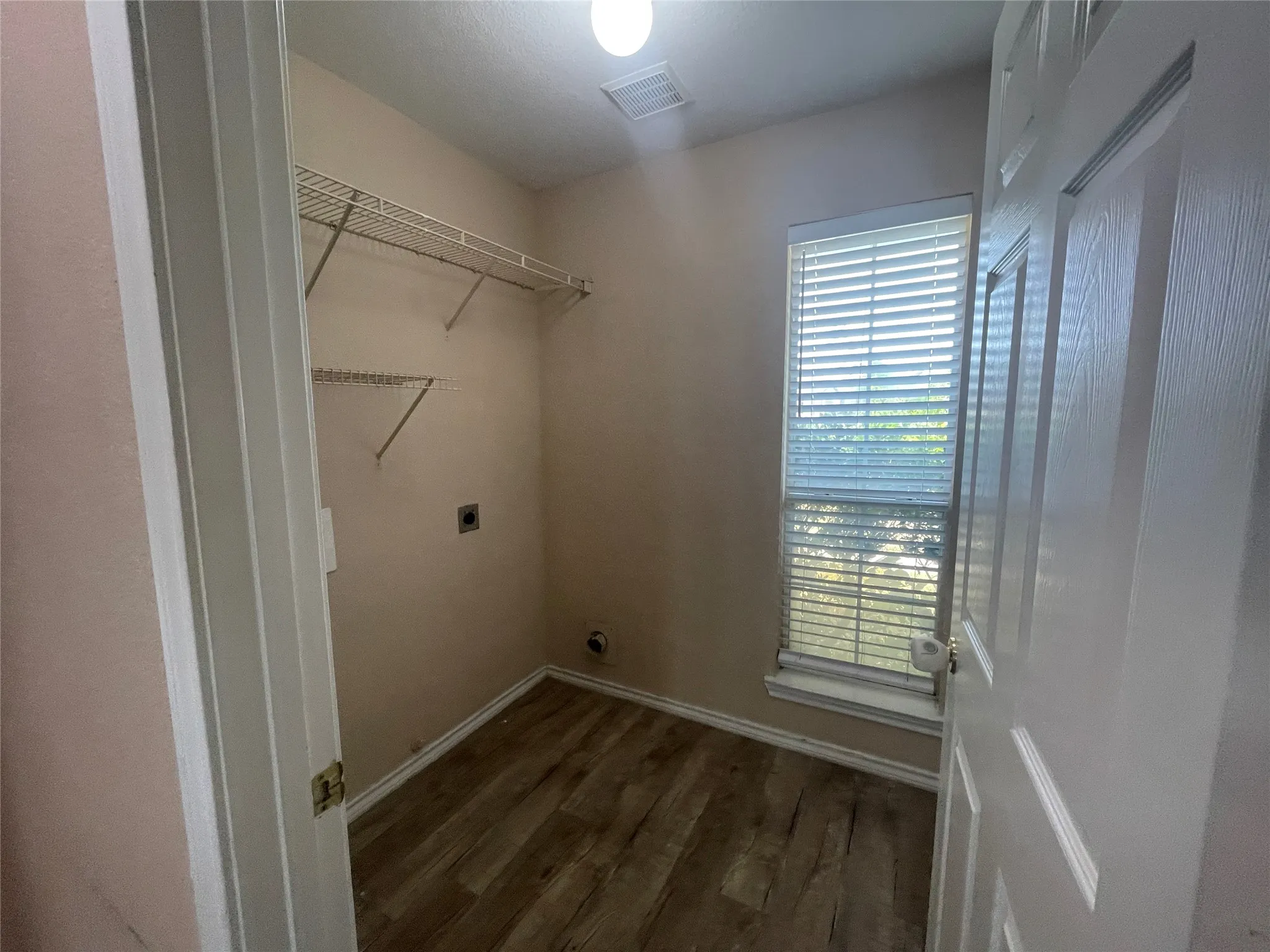 Single Family Residence For Rent in Rockwall County , 306 Packer Drive, Fate, Texas 75189, 3 Bedroom, 2 Bathroom, 2 Garage spaces, 2,262 Sqft, built in 2004, Preowned, mls#21224620, Real Estate Agent in Fate, Homes For Rent in Rockwall county, Homes For Rent in Fate, Realtor in Fate Texas, Real Estate Brokerage Independent Realty Texas, Luminita Cordes Realtor