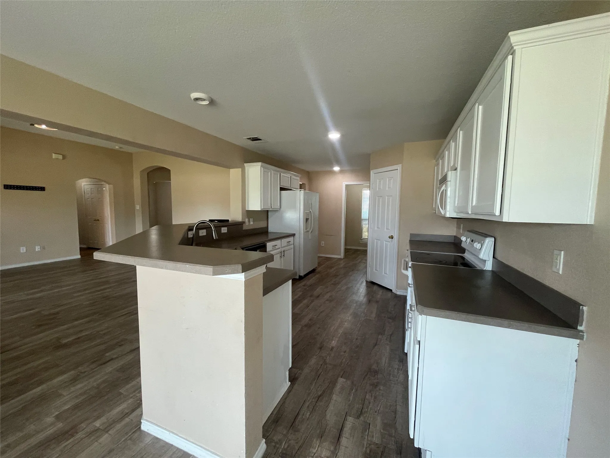 Single Family Residence For Rent in Rockwall County , 306 Packer Drive, Fate, Texas 75189, 3 Bedroom, 2 Bathroom, 2 Garage spaces, 2,262 Sqft, built in 2004, Preowned, mls#21224620, Real Estate Agent in Fate, Homes For Rent in Rockwall county, Homes For Rent in Fate, Realtor in Fate Texas, Real Estate Brokerage Independent Realty Texas, Luminita Cordes Realtor