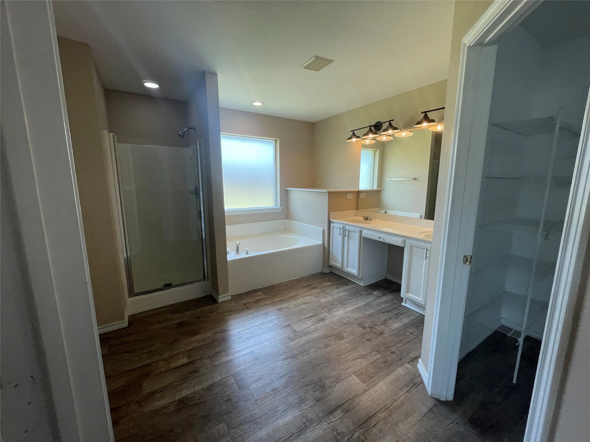 Single Family Residence For Rent in Rockwall County , 306 Packer Drive, Fate, Texas 75189, 3 Bedroom, 2 Bathroom, 2 Garage spaces, 2,262 Sqft, built in 2004, Preowned, mls#21224620, Real Estate Agent in Fate, Homes For Rent in Rockwall county, Homes For Rent in Fate, Realtor in Fate Texas, Real Estate Brokerage Independent Realty Texas, Luminita Cordes Realtor