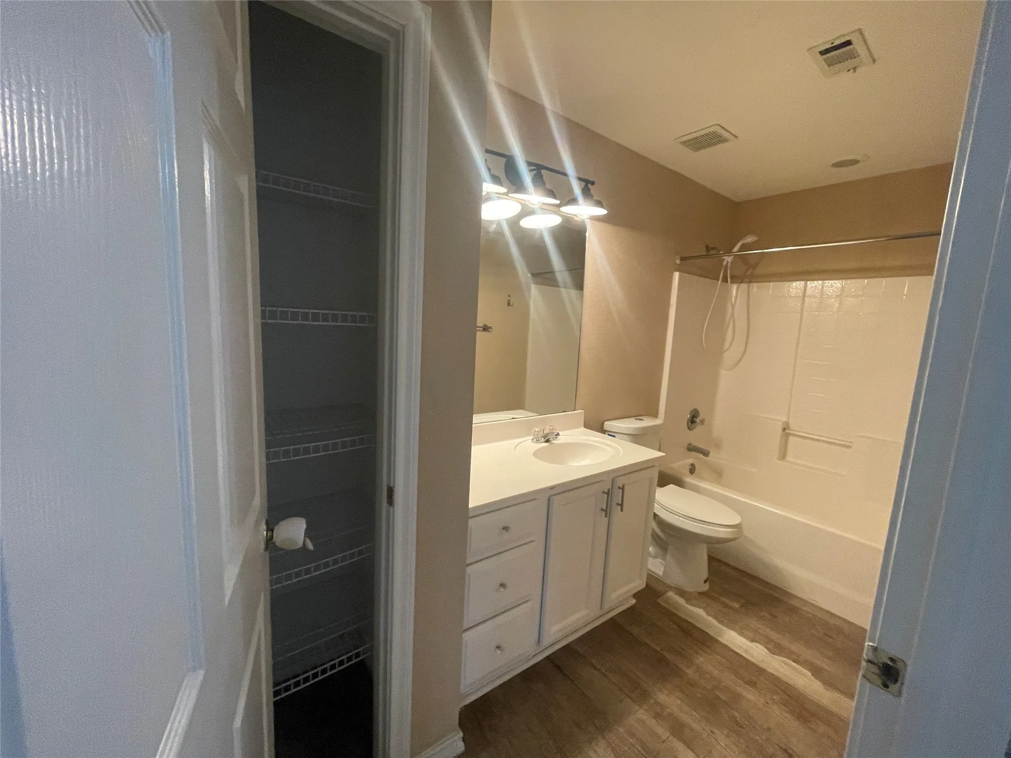 Single Family Residence For Rent in Rockwall County , 306 Packer Drive, Fate, Texas 75189, 3 Bedroom, 2 Bathroom, 2 Garage spaces, 2,262 Sqft, built in 2004, Preowned, mls#21224620, Real Estate Agent in Fate, Homes For Rent in Rockwall county, Homes For Rent in Fate, Realtor in Fate Texas, Real Estate Brokerage Independent Realty Texas, Luminita Cordes Realtor