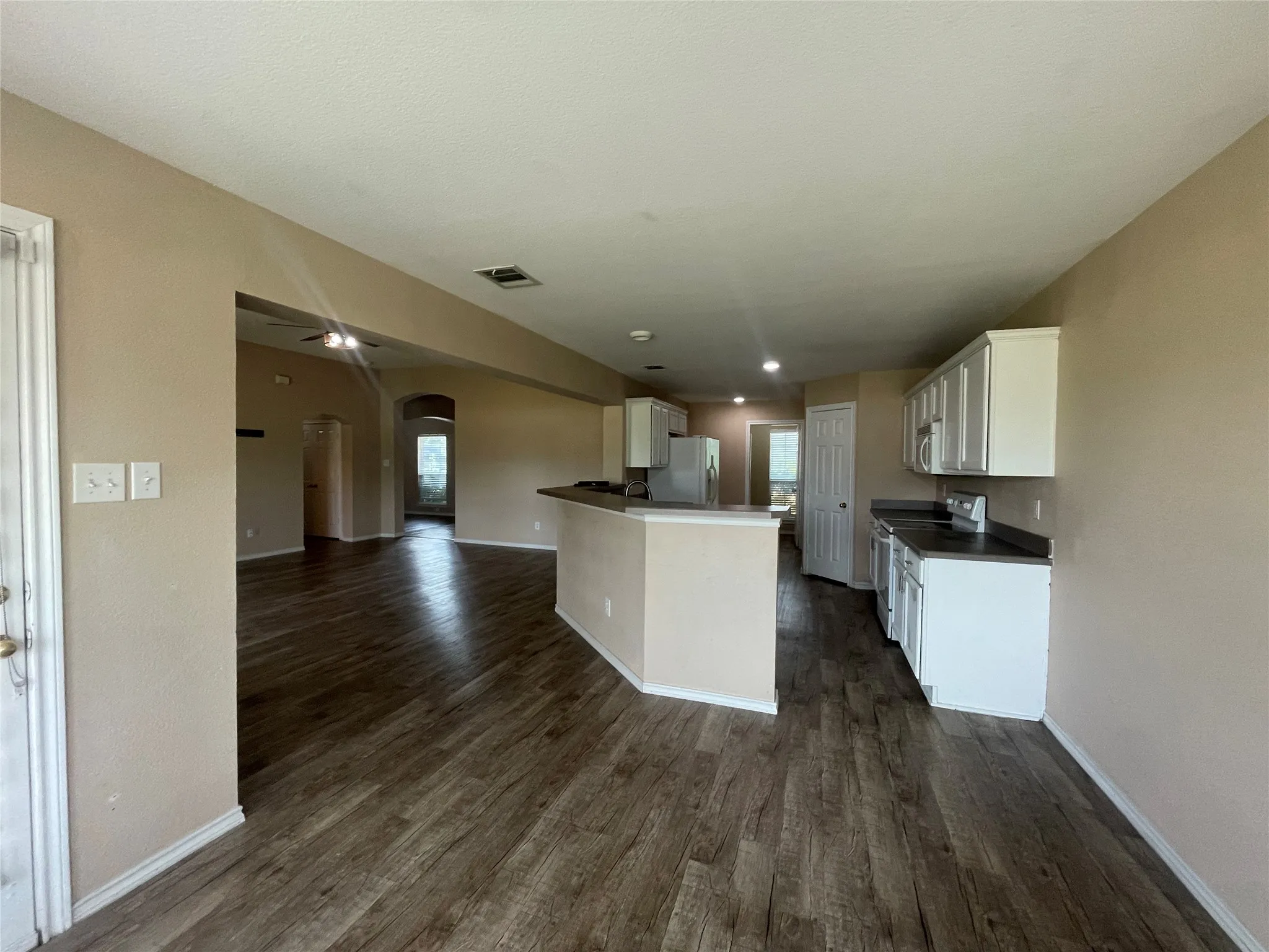 Single Family Residence For Rent in Rockwall County , 306 Packer Drive, Fate, Texas 75189, 3 Bedroom, 2 Bathroom, 2 Garage spaces, 2,262 Sqft, built in 2004, Preowned, mls#21224620, Real Estate Agent in Fate, Homes For Rent in Rockwall county, Homes For Rent in Fate, Realtor in Fate Texas, Real Estate Brokerage Independent Realty Texas, Luminita Cordes Realtor