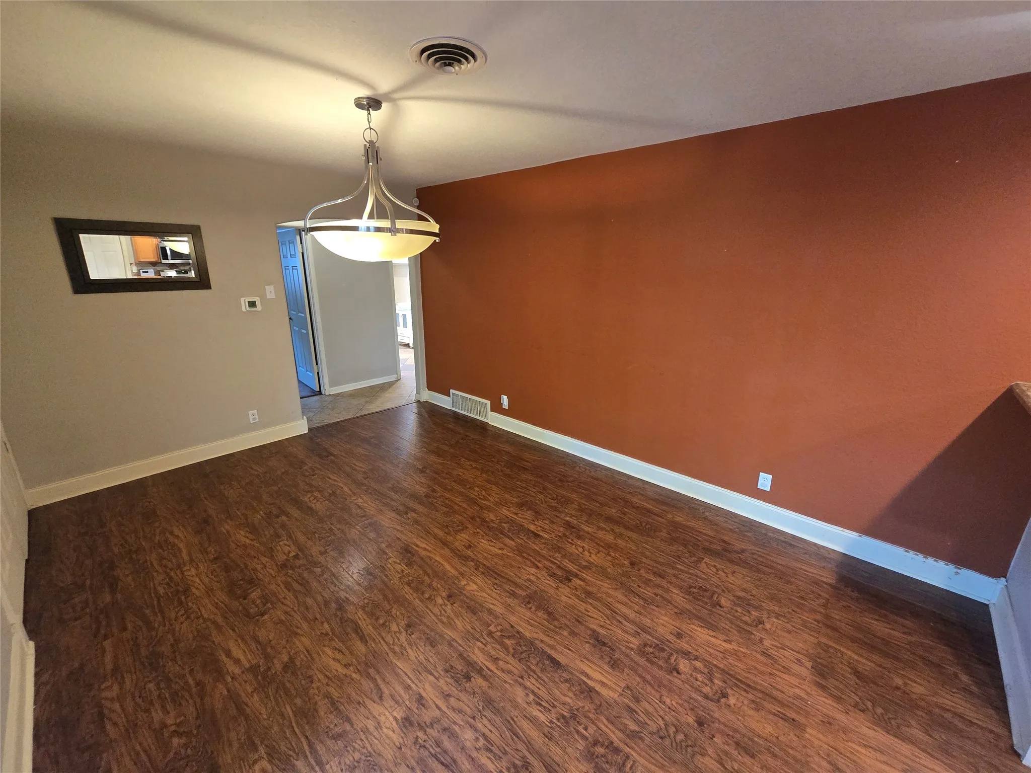 Single Family Residence For Sale in Tarrant County , 1144 Norwood Drive, Hurst, Texas 76053, 3 Bedroom, 2 Bathroom, 2 Garage spaces, 1,534 Sqft, built in 1958, Preowned, mls#21226558, Real Estate Agent in Hurst, Homes For Sale in Tarrant county, Homes For Sale in Hurst, Realtor in Hurst Texas, Real Estate Brokerage Independent Realty Texas, Luminita Cordes Realtor