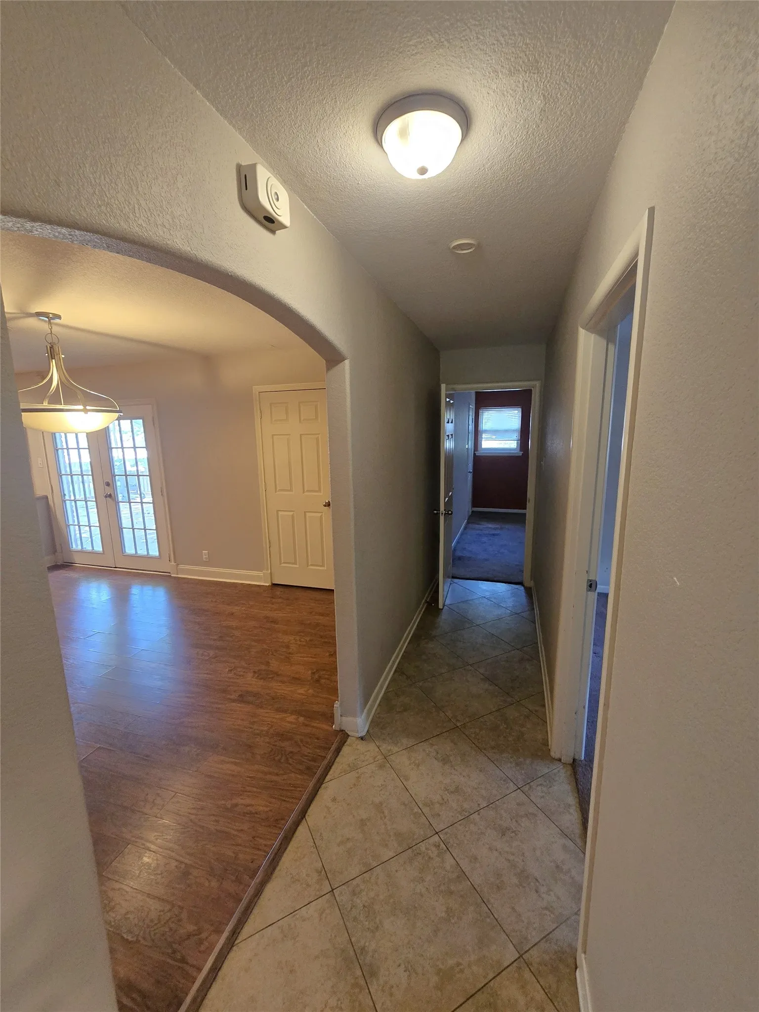 Single Family Residence For Sale in Tarrant County , 1144 Norwood Drive, Hurst, Texas 76053, 3 Bedroom, 2 Bathroom, 2 Garage spaces, 1,534 Sqft, built in 1958, Preowned, mls#21226558, Real Estate Agent in Hurst, Homes For Sale in Tarrant county, Homes For Sale in Hurst, Realtor in Hurst Texas, Real Estate Brokerage Independent Realty Texas, Luminita Cordes Realtor