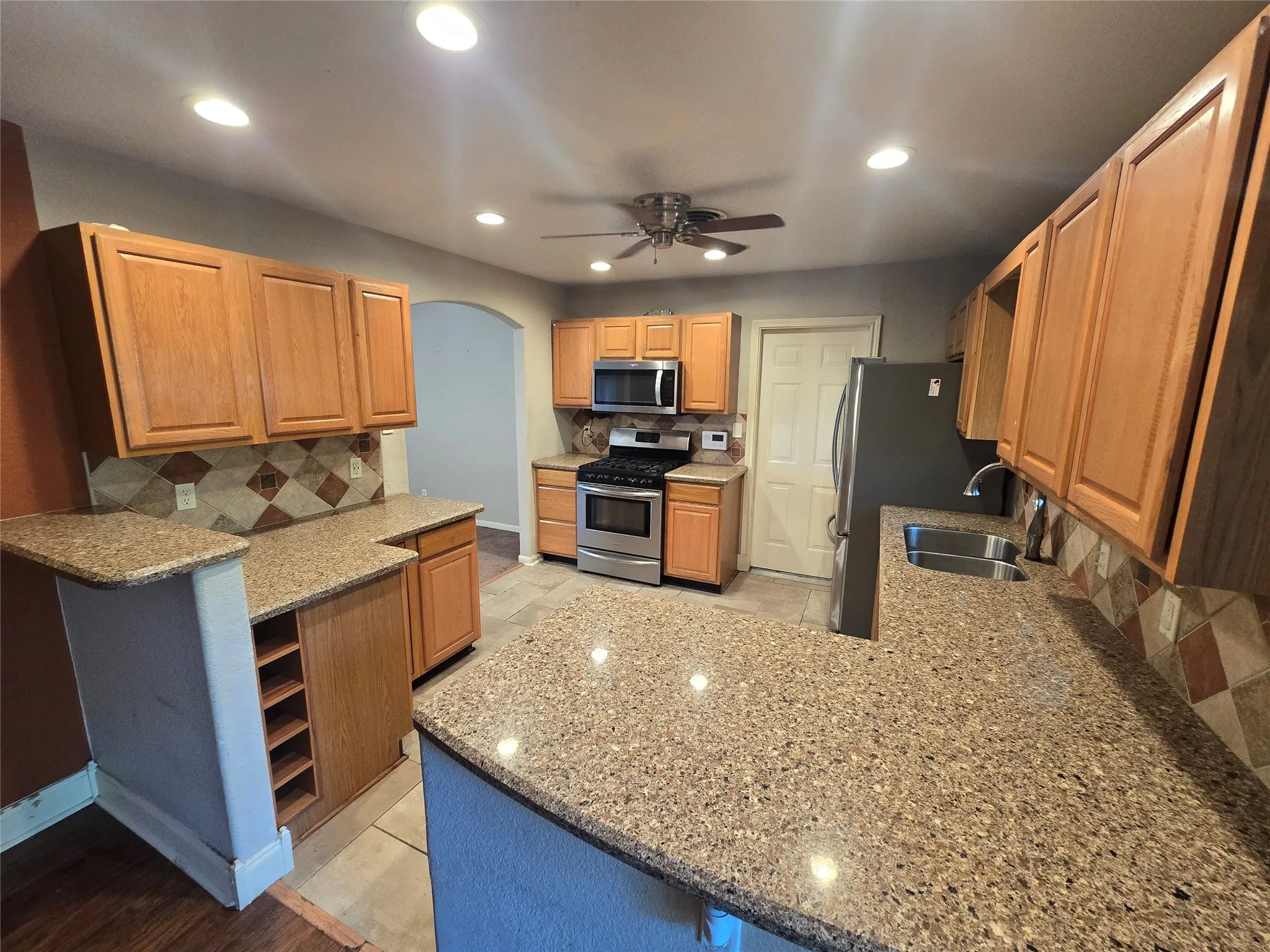 Single Family Residence For Sale in Tarrant County , 1144 Norwood Drive, Hurst, Texas 76053, 3 Bedroom, 2 Bathroom, 2 Garage spaces, 1,534 Sqft, built in 1958, Preowned, mls#21226558, Real Estate Agent in Hurst, Homes For Sale in Tarrant county, Homes For Sale in Hurst, Realtor in Hurst Texas, Real Estate Brokerage Independent Realty Texas, Luminita Cordes Realtor