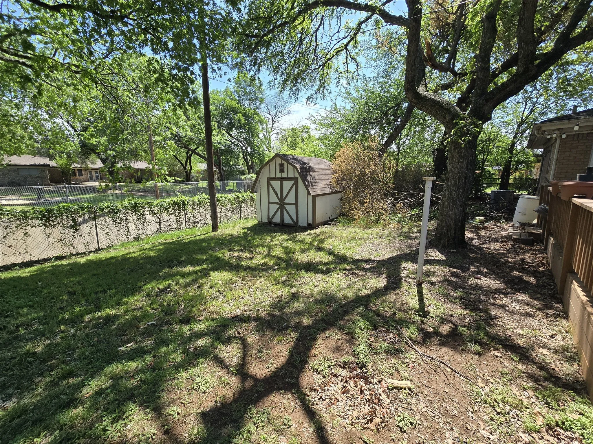 Single Family Residence For Sale in Tarrant County , 1144 Norwood Drive, Hurst, Texas 76053, 3 Bedroom, 2 Bathroom, 2 Garage spaces, 1,534 Sqft, built in 1958, Preowned, mls#21226558, Real Estate Agent in Hurst, Homes For Sale in Tarrant county, Homes For Sale in Hurst, Realtor in Hurst Texas, Real Estate Brokerage Independent Realty Texas, Luminita Cordes Realtor
