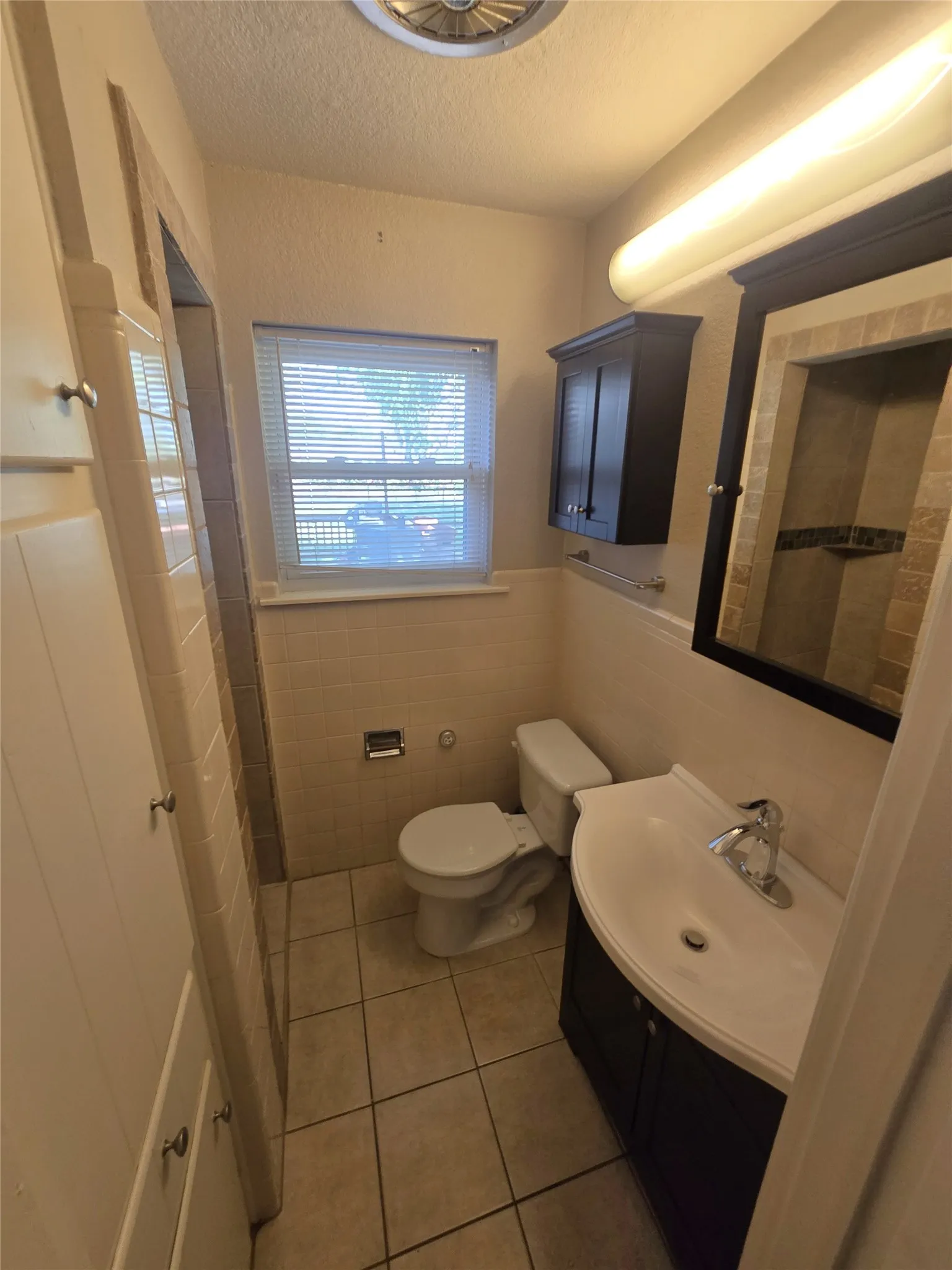 Single Family Residence For Sale in Tarrant County , 1144 Norwood Drive, Hurst, Texas 76053, 3 Bedroom, 2 Bathroom, 2 Garage spaces, 1,534 Sqft, built in 1958, Preowned, mls#21226558, Real Estate Agent in Hurst, Homes For Sale in Tarrant county, Homes For Sale in Hurst, Realtor in Hurst Texas, Real Estate Brokerage Independent Realty Texas, Luminita Cordes Realtor