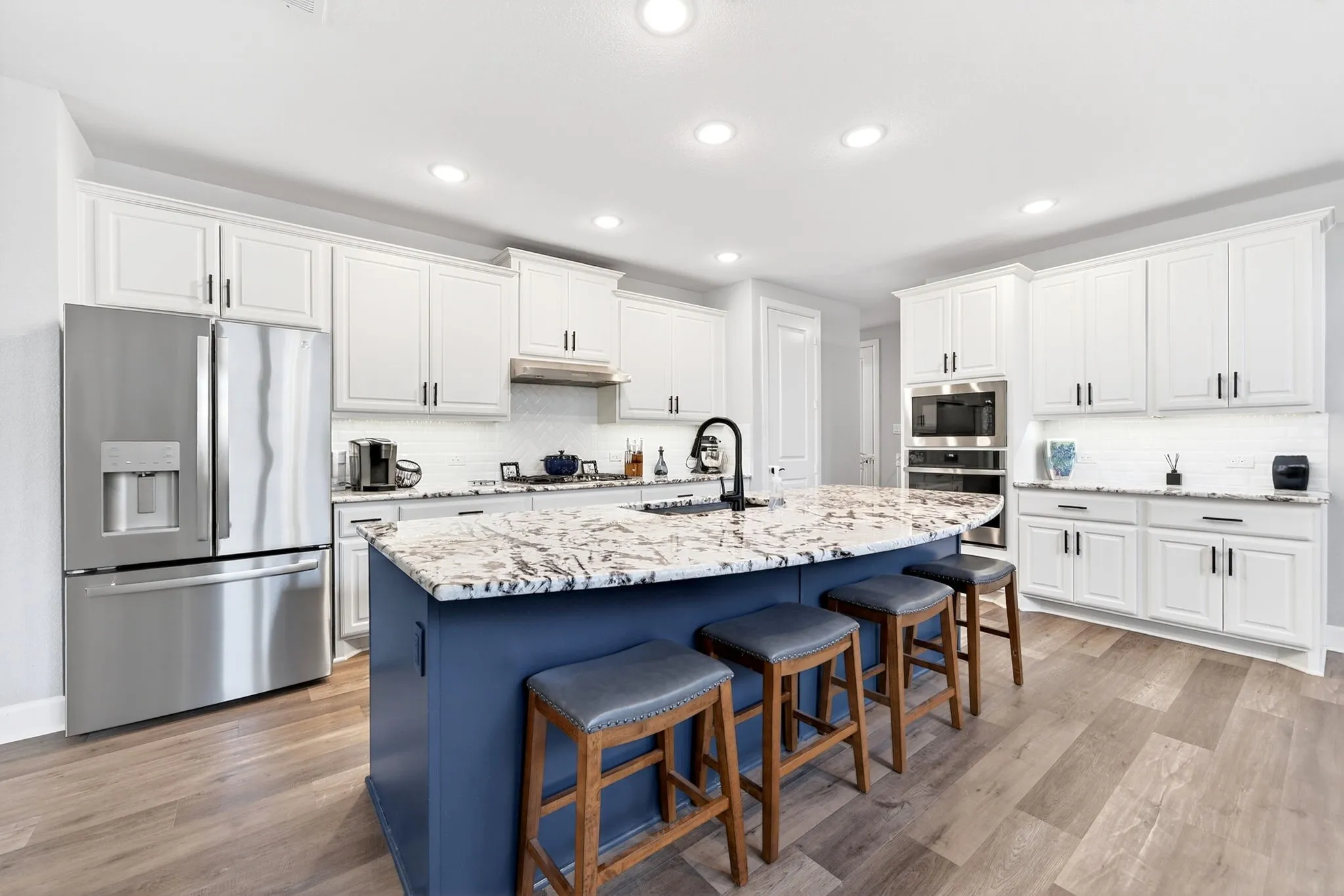 Single Family Residence For Sale in Kaufman County , 1469 Lawnview Drive, Forney, Texas 75126, 4 Bedrooms, 3 Bathrooms, 3 Garage spaces, 3,406 Sqft, built in 2021, Preowned, Price $475,000, mls#21229813, Real Estate Agent in Forney, Homes For Sale in Kaufman county, Homes For Sale in Forney, Realtor in Forney Texas, Real Estate Brokerage Independent Realty Texas, Luminita Cordes Realtor