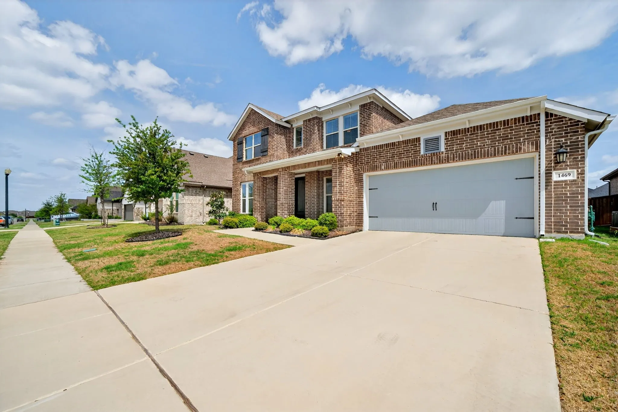 Single Family Residence For Sale in Kaufman County , 1469 Lawnview Drive, Forney, Texas 75126, 4 Bedrooms, 3 Bathrooms, 3 Garage spaces, 3,406 Sqft, built in 2021, Preowned, Price $475,000, mls#21229813, Real Estate Agent in Forney, Homes For Sale in Kaufman county, Homes For Sale in Forney, Realtor in Forney Texas, Real Estate Brokerage Independent Realty Texas, Luminita Cordes Realtor