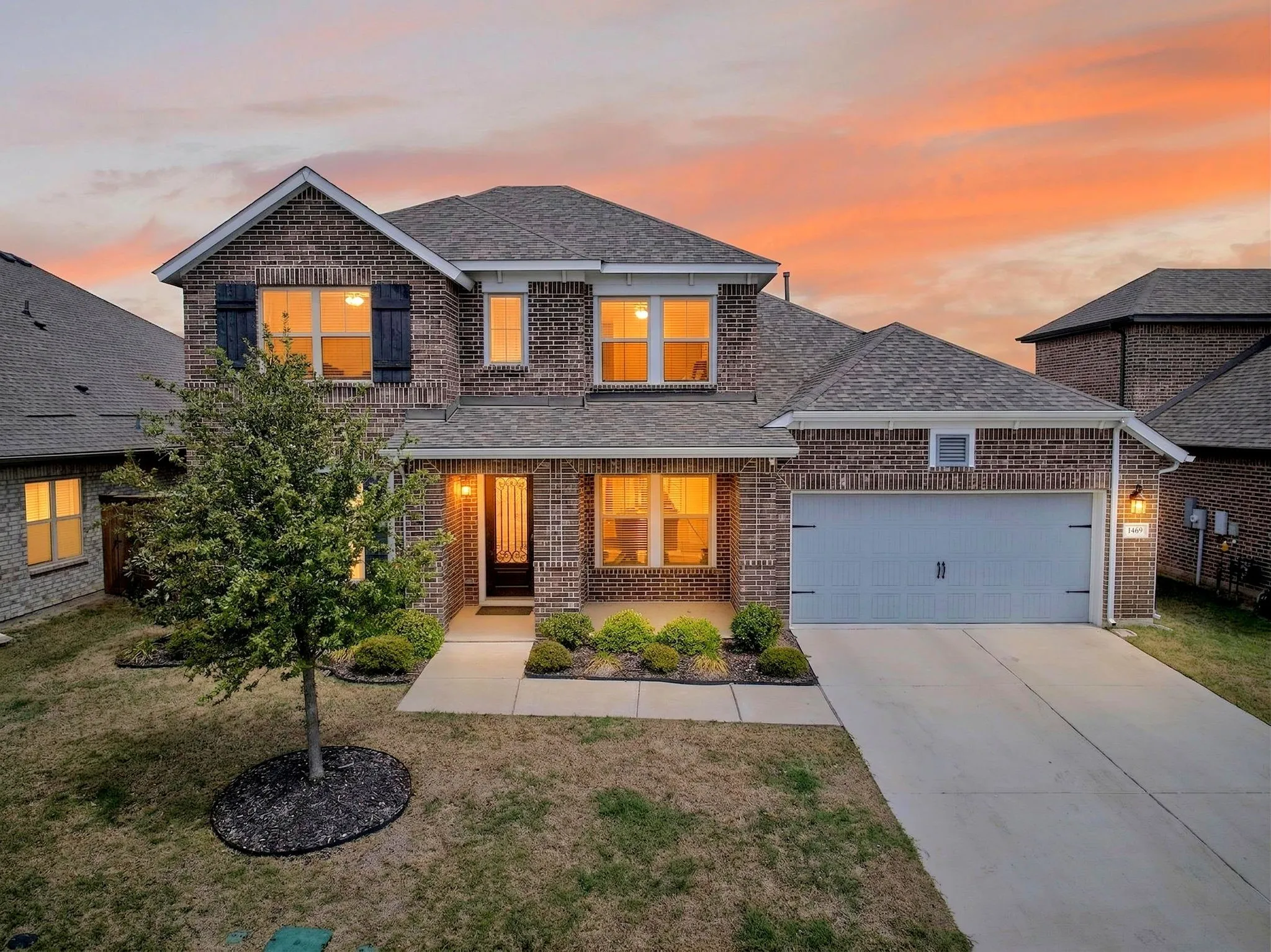 Single Family Residence For Sale in Kaufman County , 1469 Lawnview Drive, Forney, Texas 75126, 4 Bedrooms, 3 Bathrooms, 3 Garage spaces, 3,406 Sqft, built in 2021, Preowned, Price $475,000, mls#21229813, Real Estate Agent in Forney, Homes For Sale in Kaufman county, Homes For Sale in Forney, Realtor in Forney Texas, Real Estate Brokerage Independent Realty Texas, Luminita Cordes Realtor