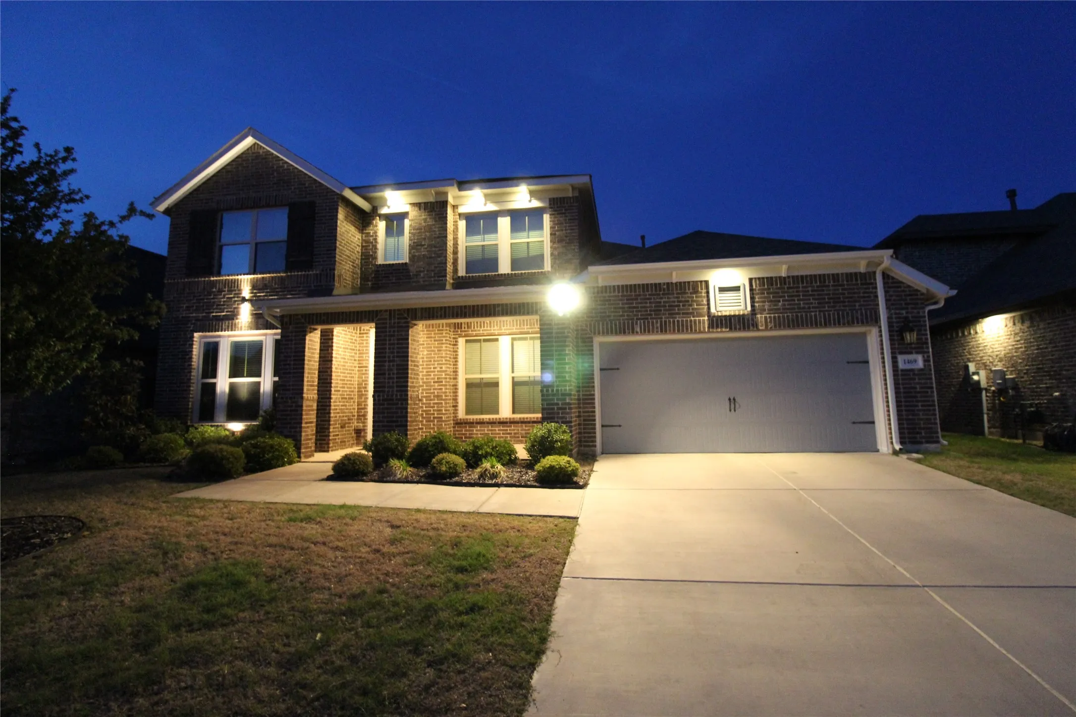 Single Family Residence For Sale in Kaufman County , 1469 Lawnview Drive, Forney, Texas 75126, 4 Bedrooms, 3 Bathrooms, 3 Garage spaces, 3,406 Sqft, built in 2021, Preowned, Price $475,000, mls#21229813, Real Estate Agent in Forney, Homes For Sale in Kaufman county, Homes For Sale in Forney, Realtor in Forney Texas, Real Estate Brokerage Independent Realty Texas, Luminita Cordes Realtor