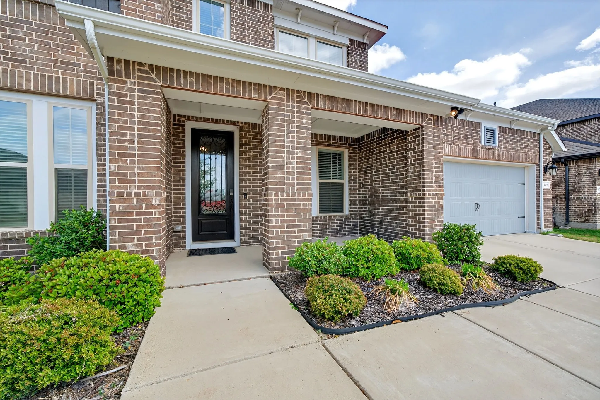 Single Family Residence For Sale in Kaufman County , 1469 Lawnview Drive, Forney, Texas 75126, 4 Bedrooms, 3 Bathrooms, 3 Garage spaces, 3,406 Sqft, built in 2021, Preowned, Price $475,000, mls#21229813, Real Estate Agent in Forney, Homes For Sale in Kaufman county, Homes For Sale in Forney, Realtor in Forney Texas, Real Estate Brokerage Independent Realty Texas, Luminita Cordes Realtor