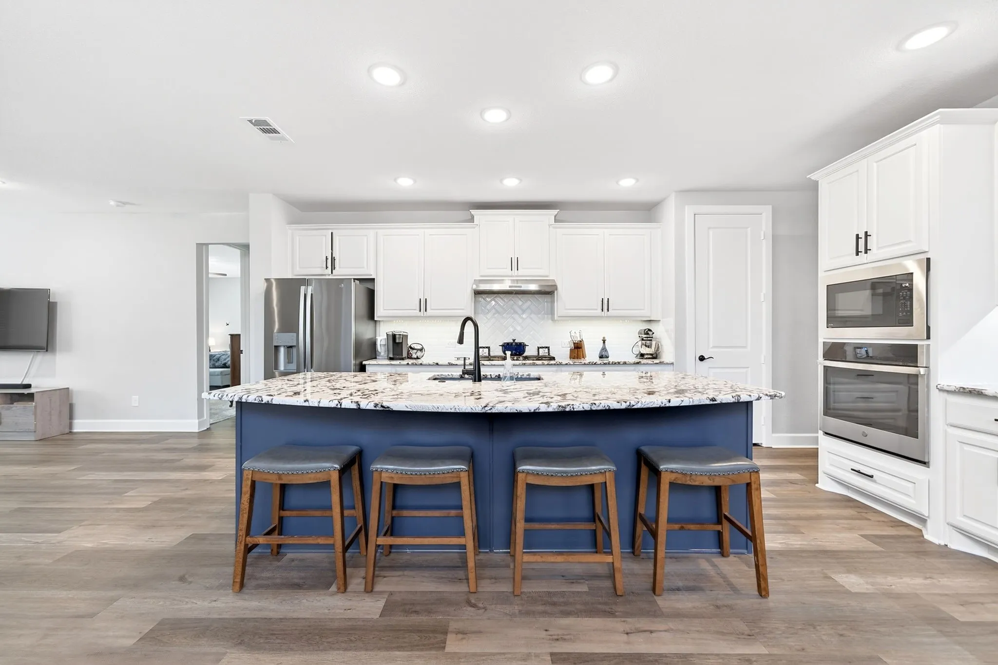 Single Family Residence For Sale in Kaufman County , 1469 Lawnview Drive, Forney, Texas 75126, 4 Bedrooms, 3 Bathrooms, 3 Garage spaces, 3,406 Sqft, built in 2021, Preowned, Price $475,000, mls#21229813, Real Estate Agent in Forney, Homes For Sale in Kaufman county, Homes For Sale in Forney, Realtor in Forney Texas, Real Estate Brokerage Independent Realty Texas, Luminita Cordes Realtor